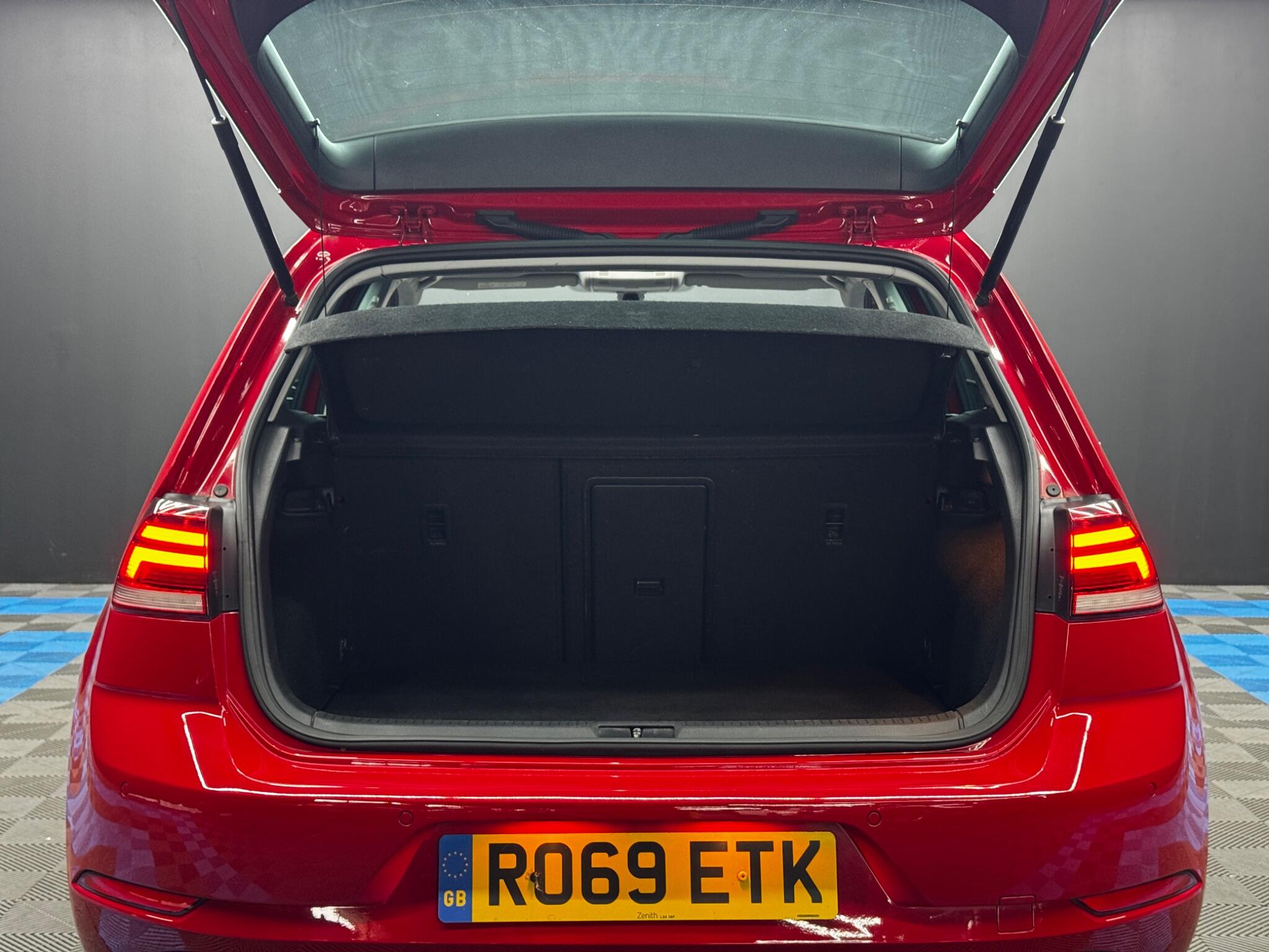 Volkswagen Golf view 37