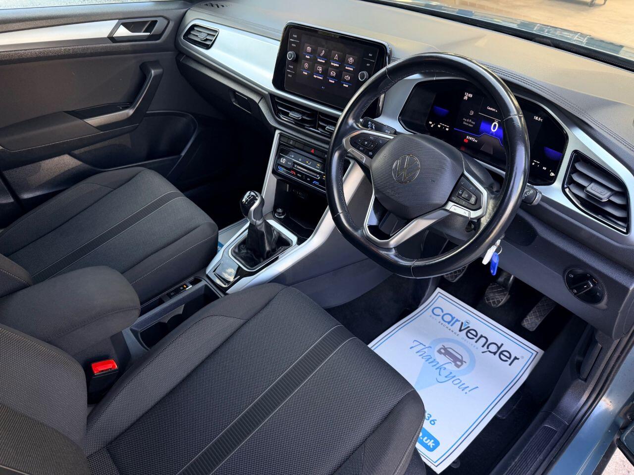 Volkswagen T-Roc view 17