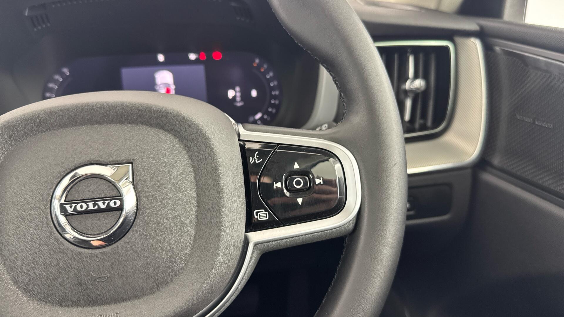 Volvo XC60 view 36