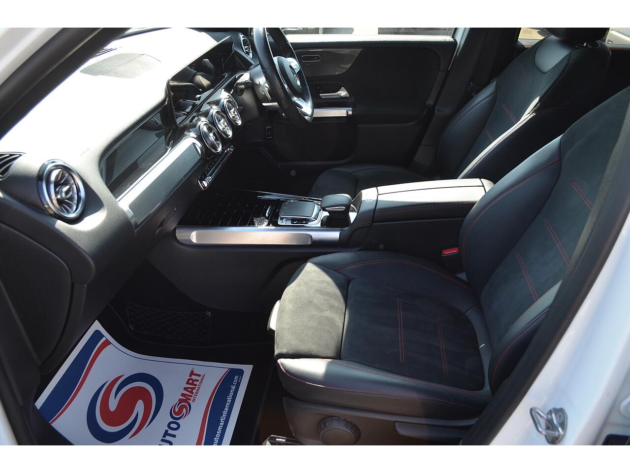 Mercedes-Benz GLB view 14
