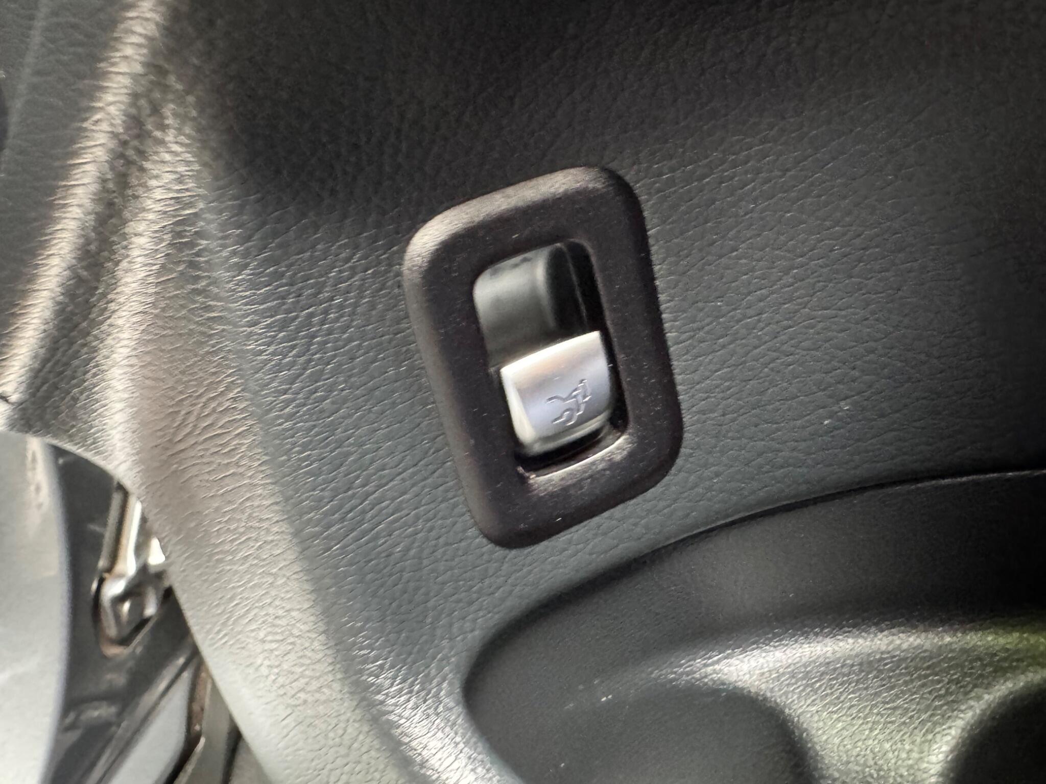 Mercedes-Benz GLC view 27