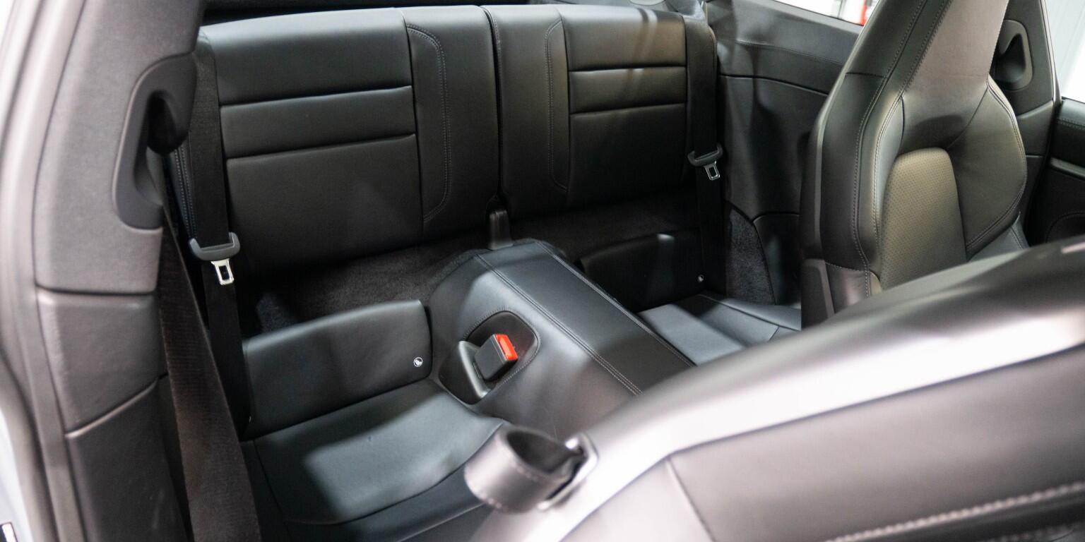 Porsche 911 view 16
