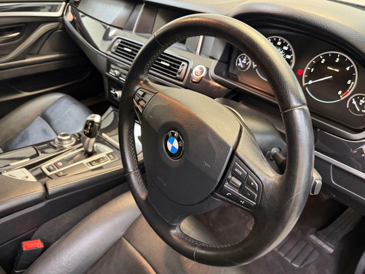 BMW 5 Series view 17