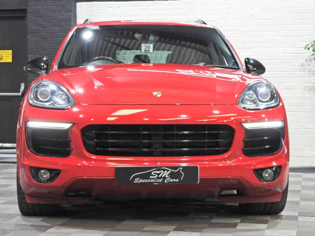 Porsche Cayenne view 8