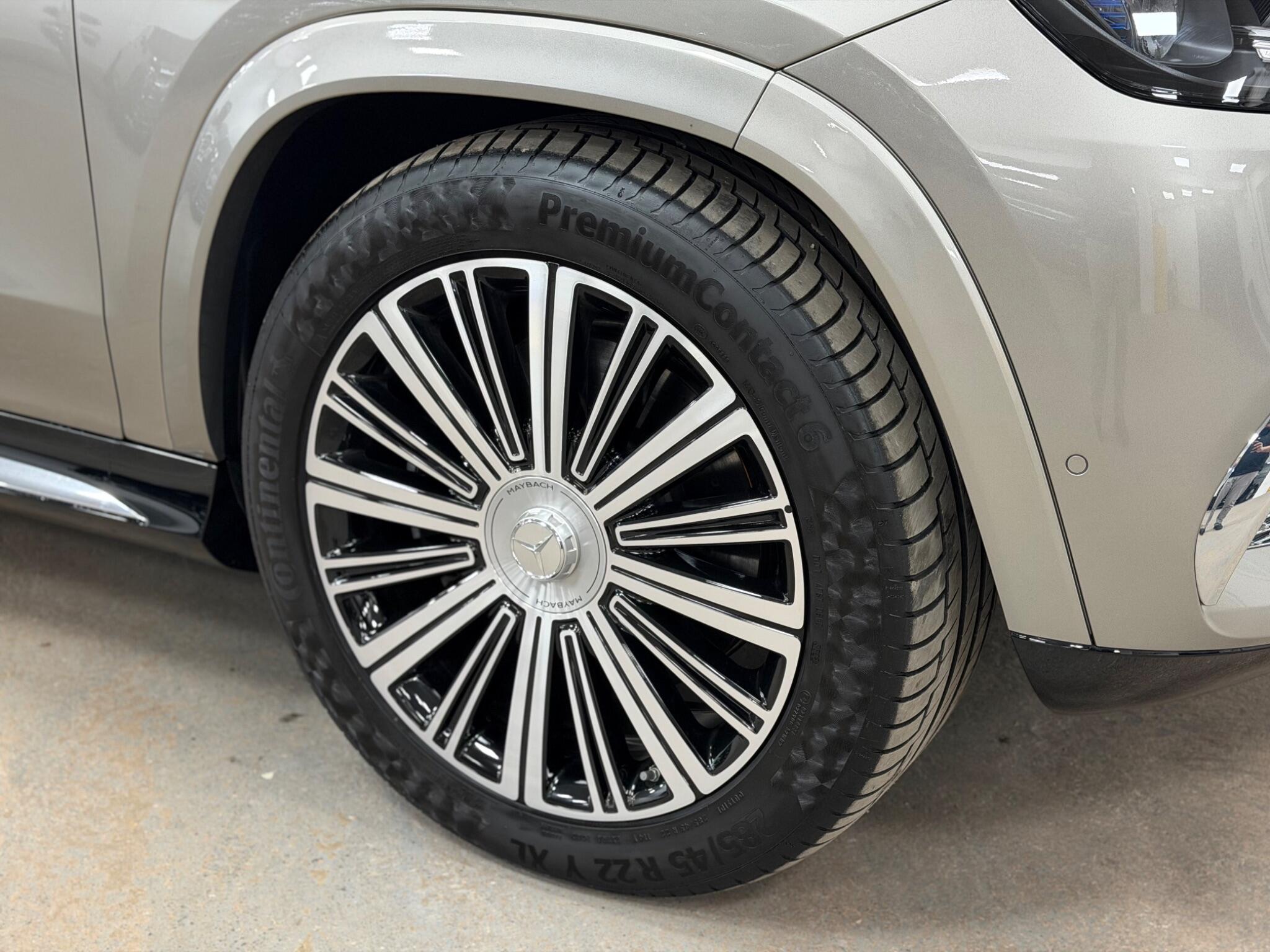Mercedes-Benz GLS view 8