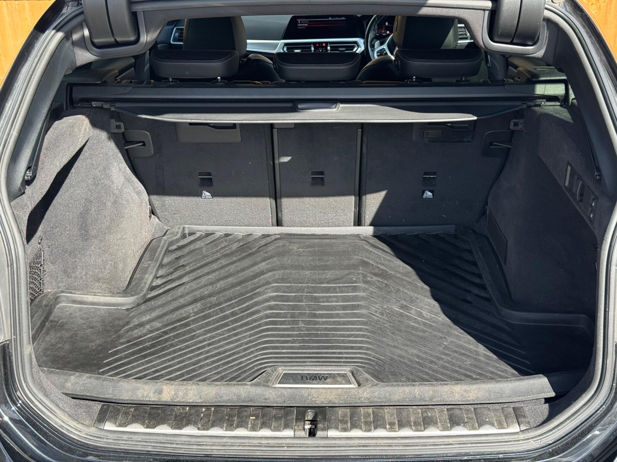 BMW 3 Series view 48