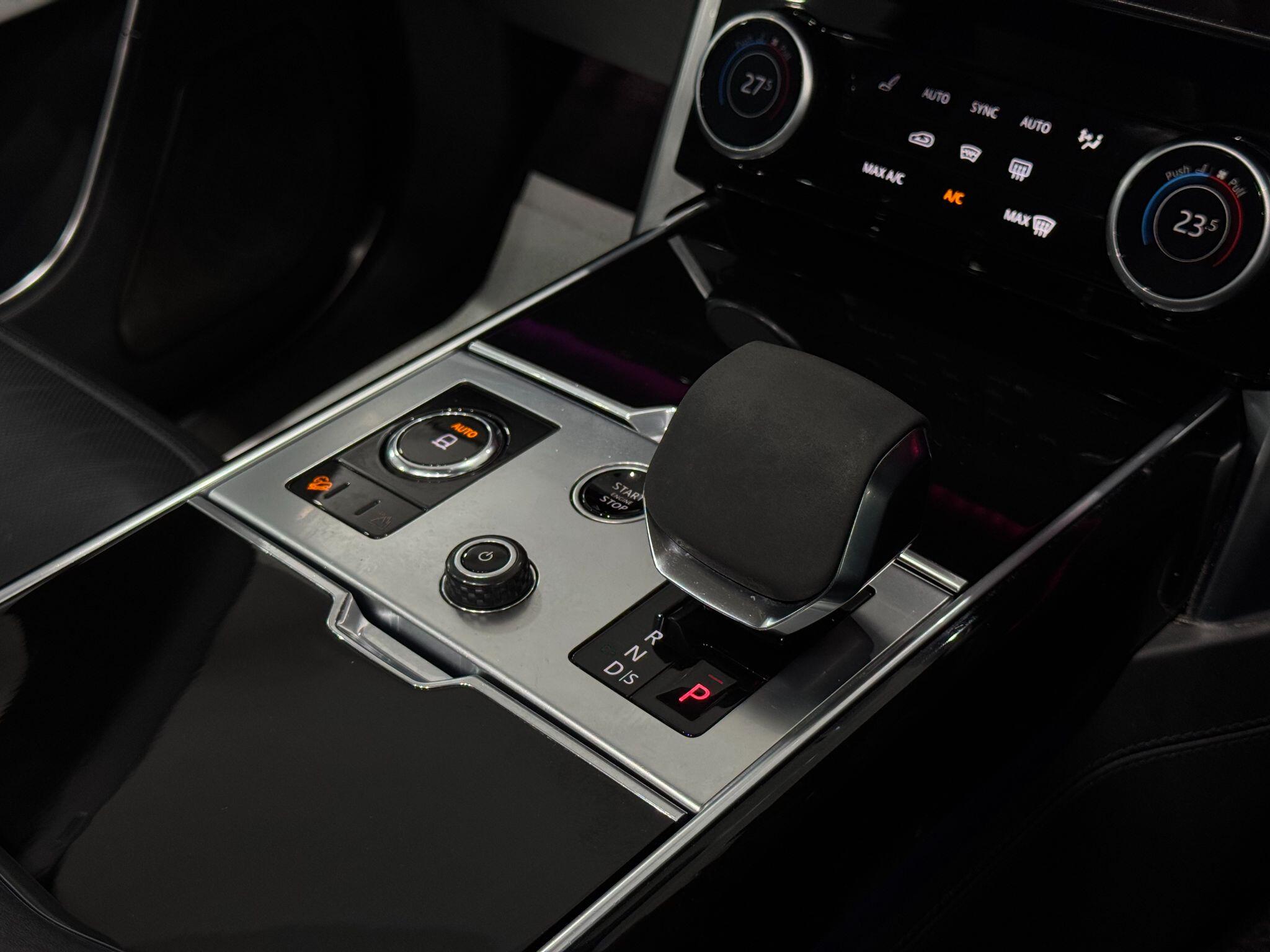Land Rover Range Rover view 53