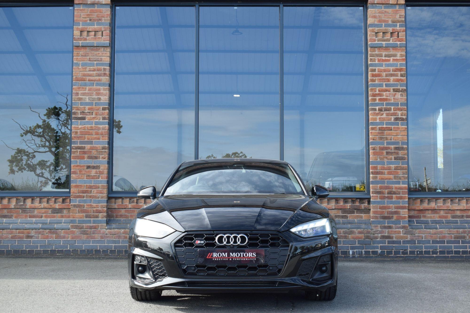 Audi S5 view 4
