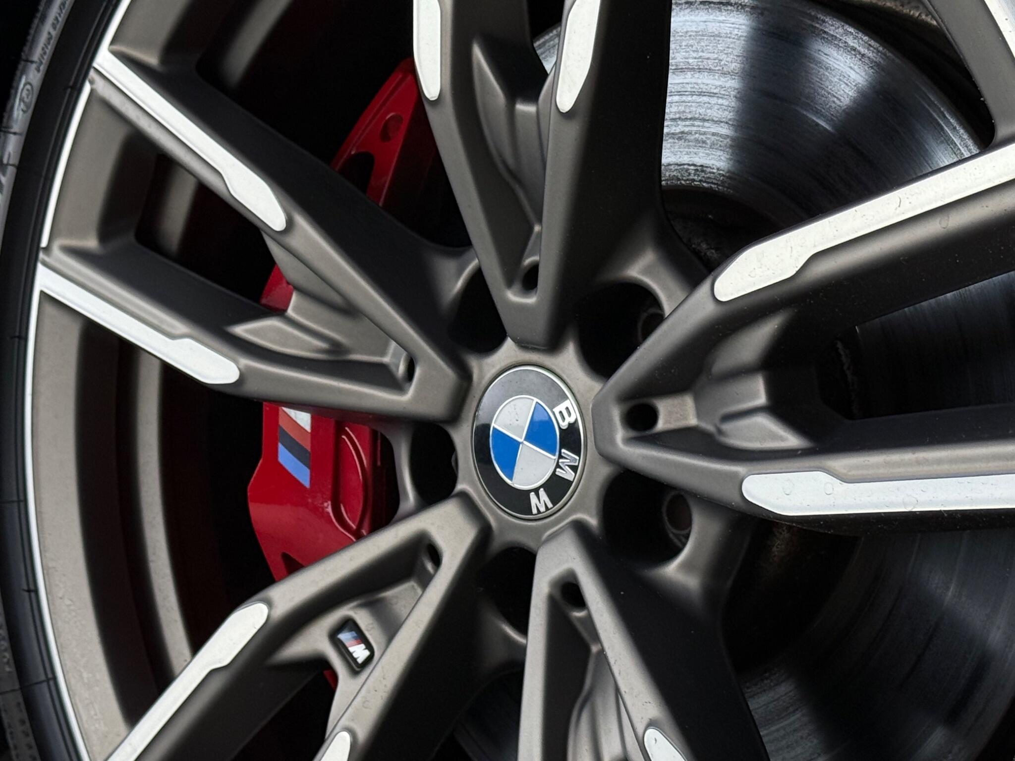 BMW 3 Series view 14
