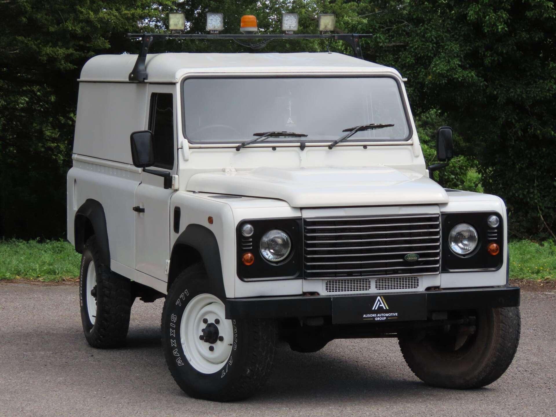 Land Rover Defender view 3
