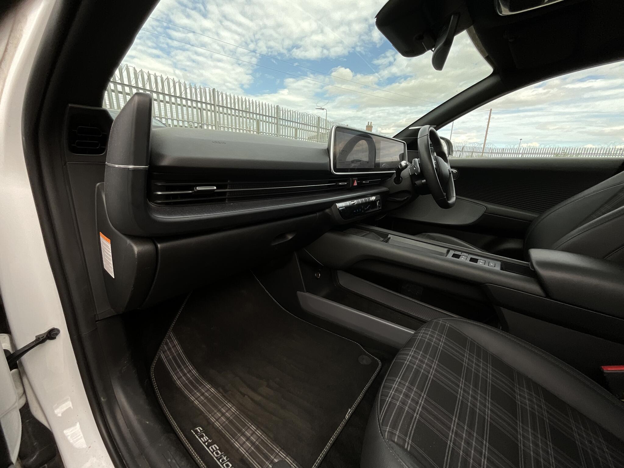 Hyundai Ioniq 6 view 20