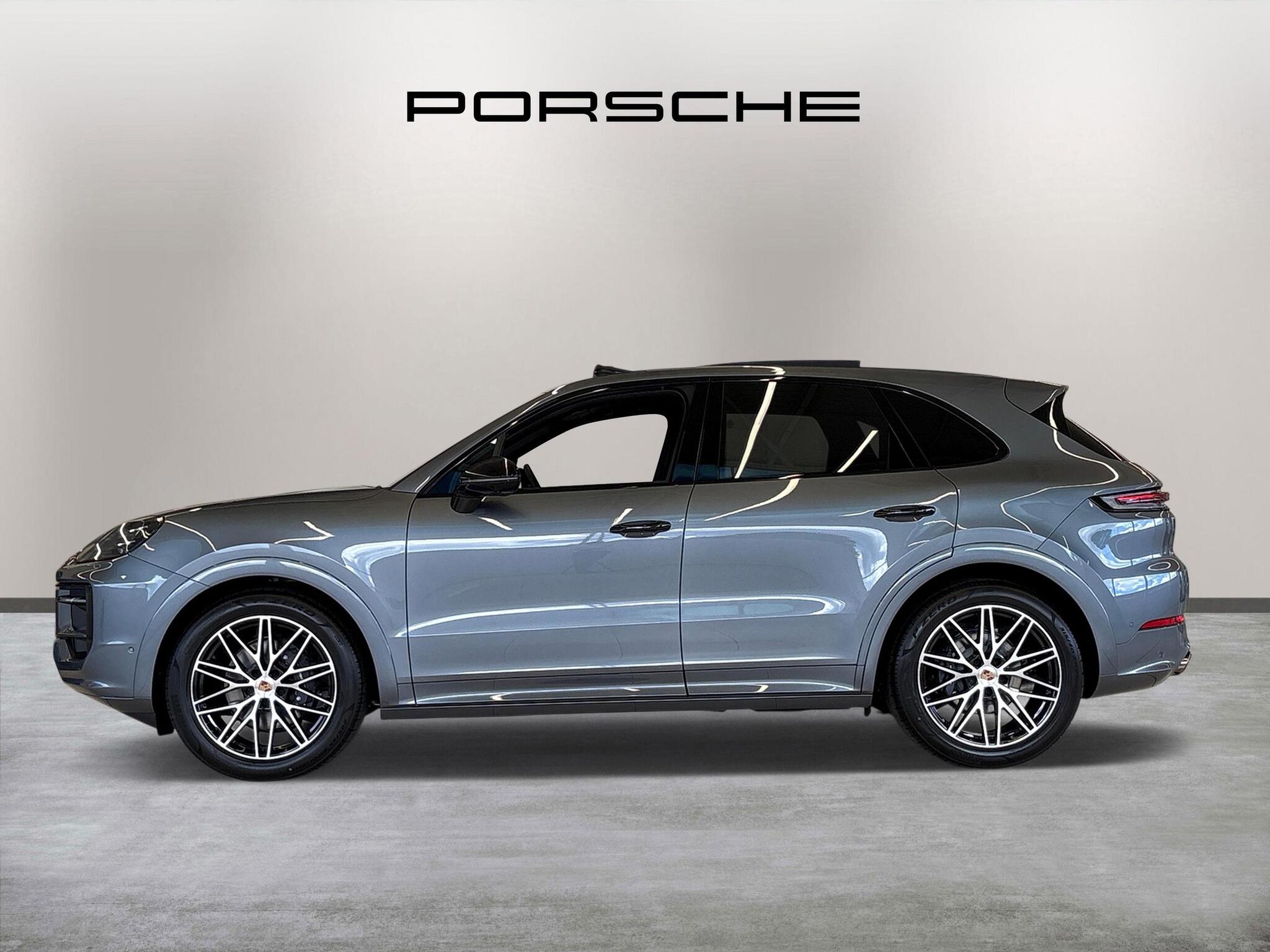 Porsche Cayenne view 4