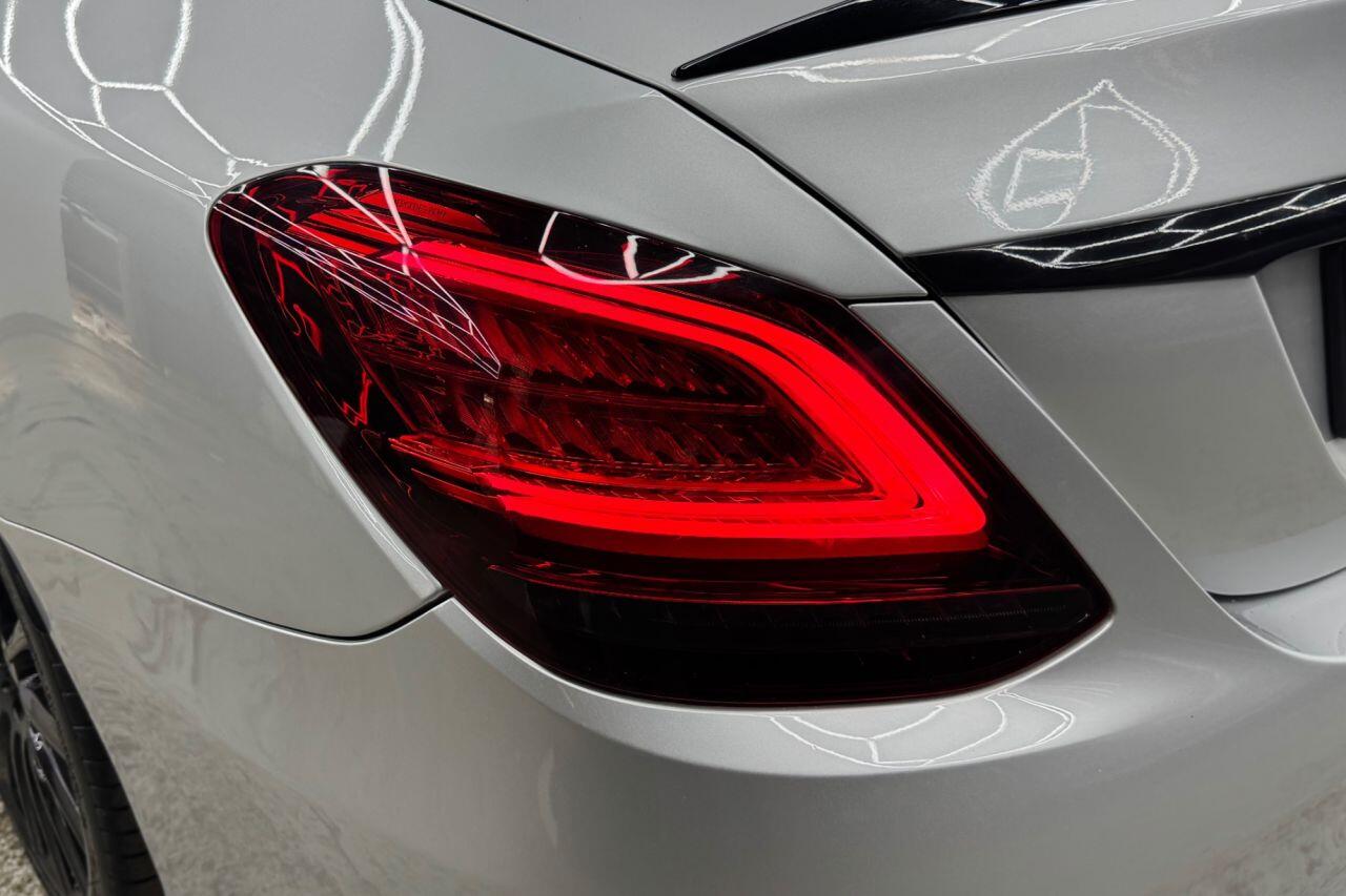 Mercedes-Benz C-Class view 40