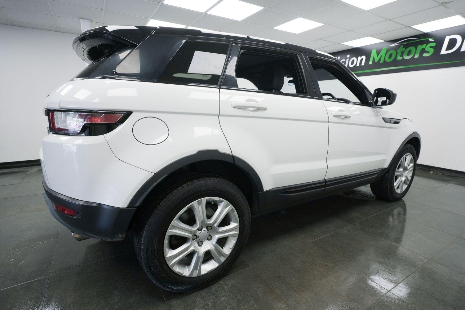Land Rover Range Rover Evoque view 5
