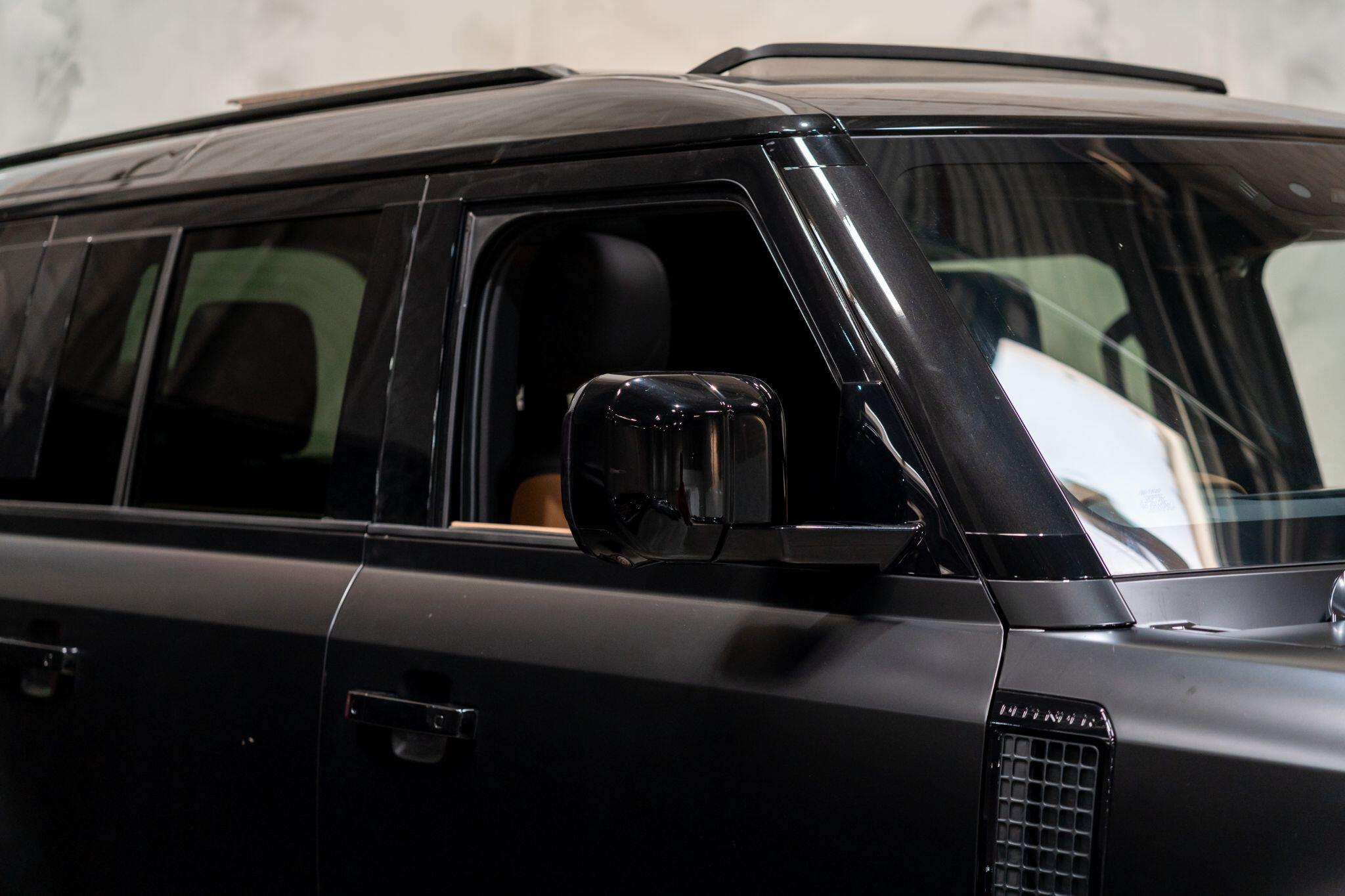 Land Rover Defender view 45