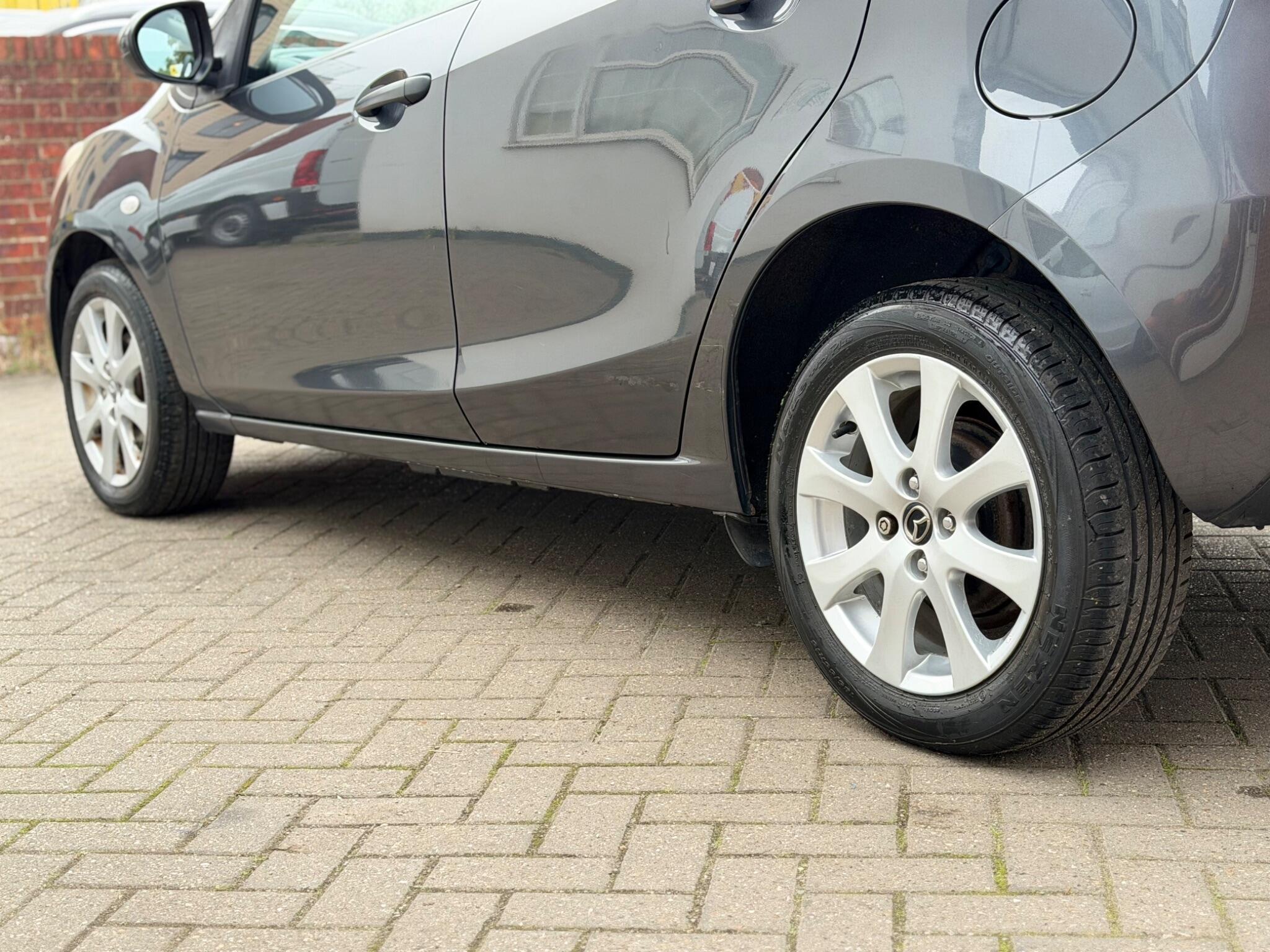 Mazda Mazda2 view 8