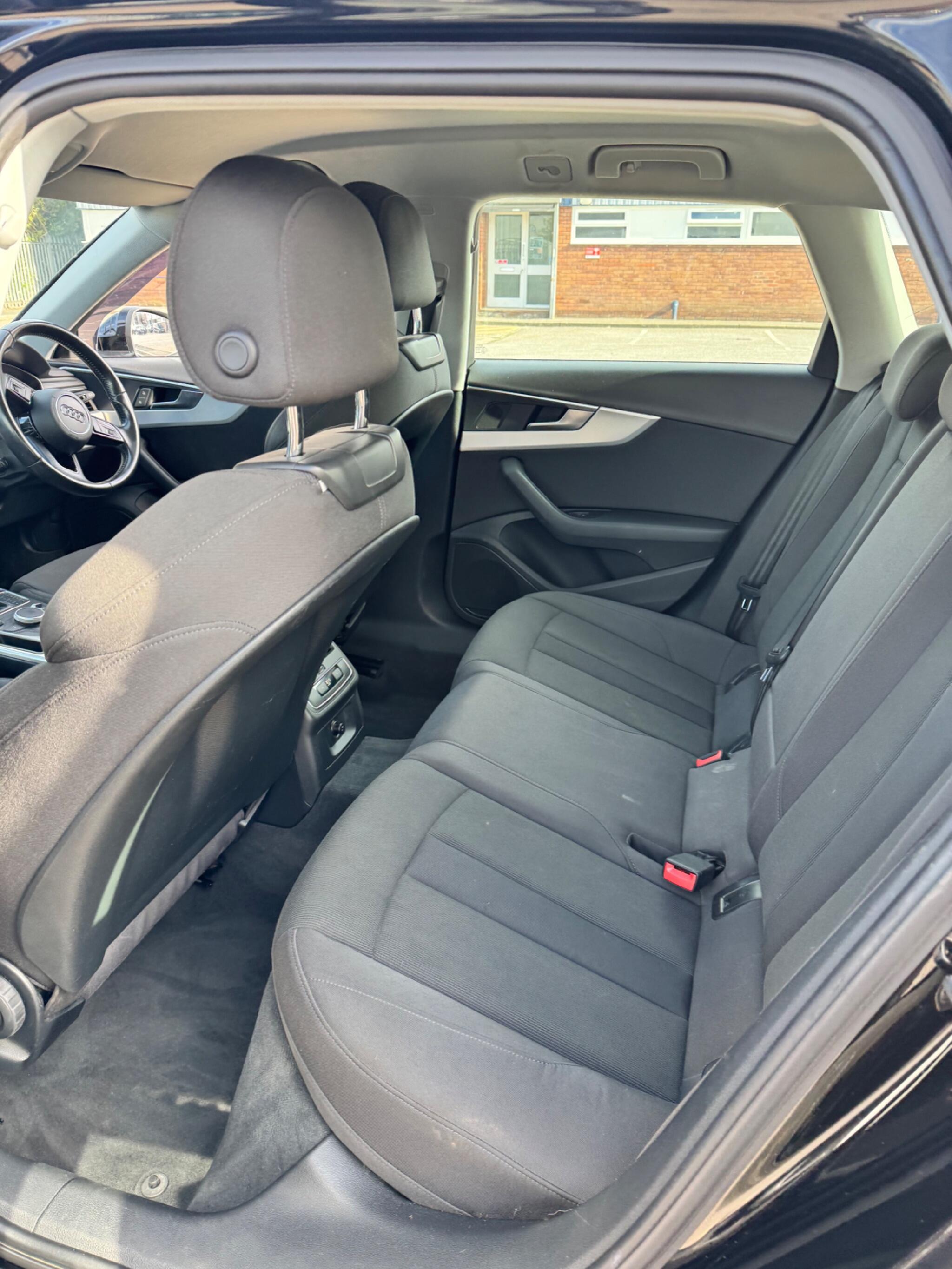 Audi A4 view 47