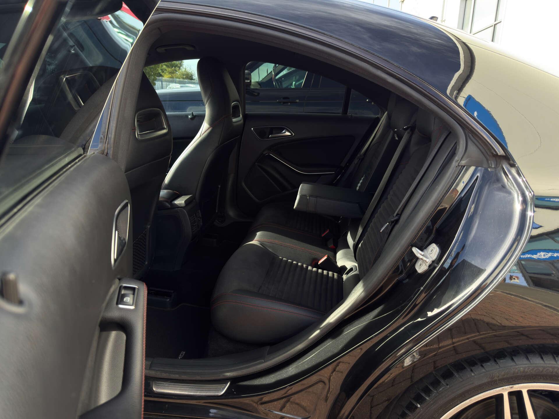 Mercedes-Benz Cla view 32