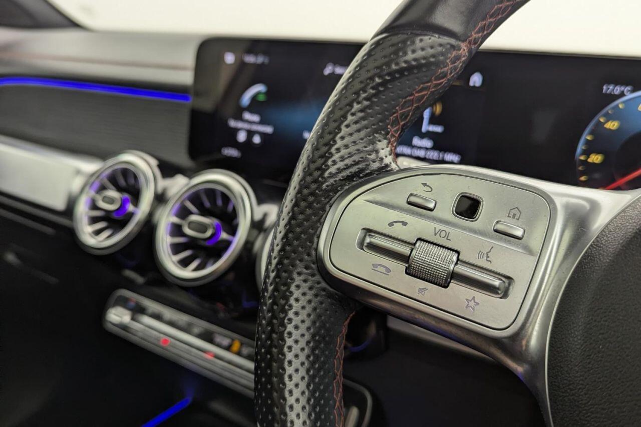 Mercedes-Benz Eqb view 14