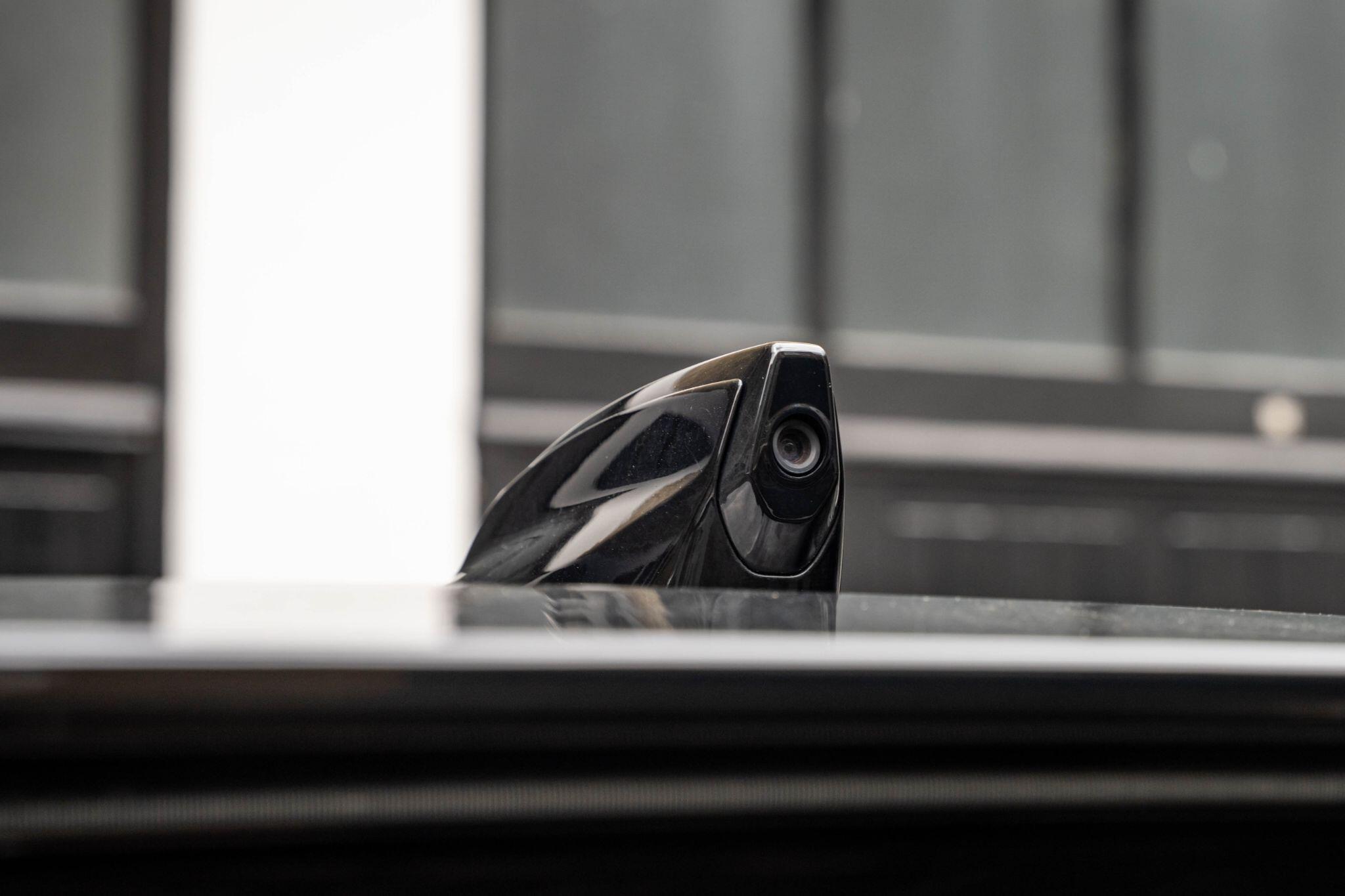 Land Rover Defender view 62