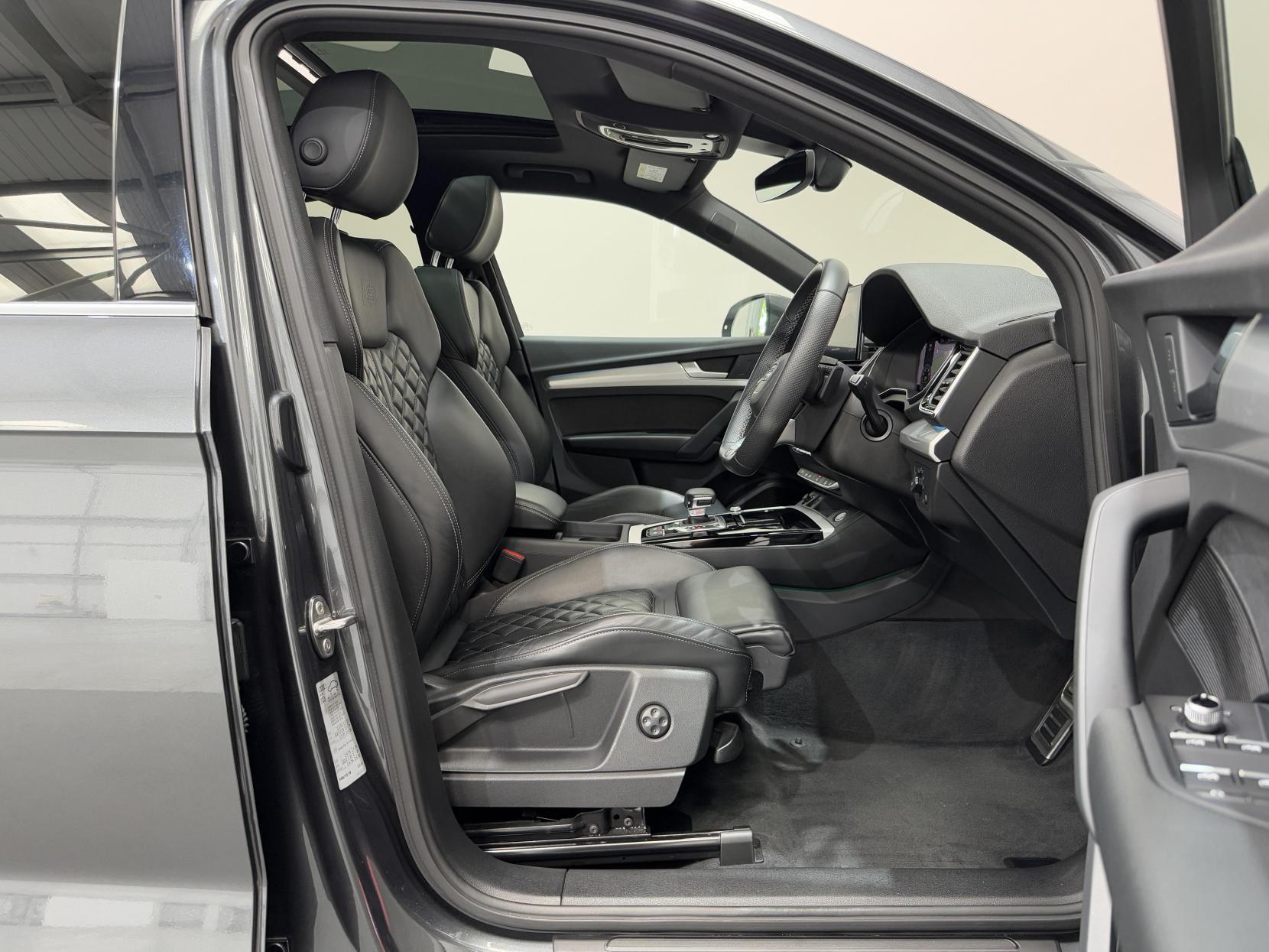 Audi Q5 view 23