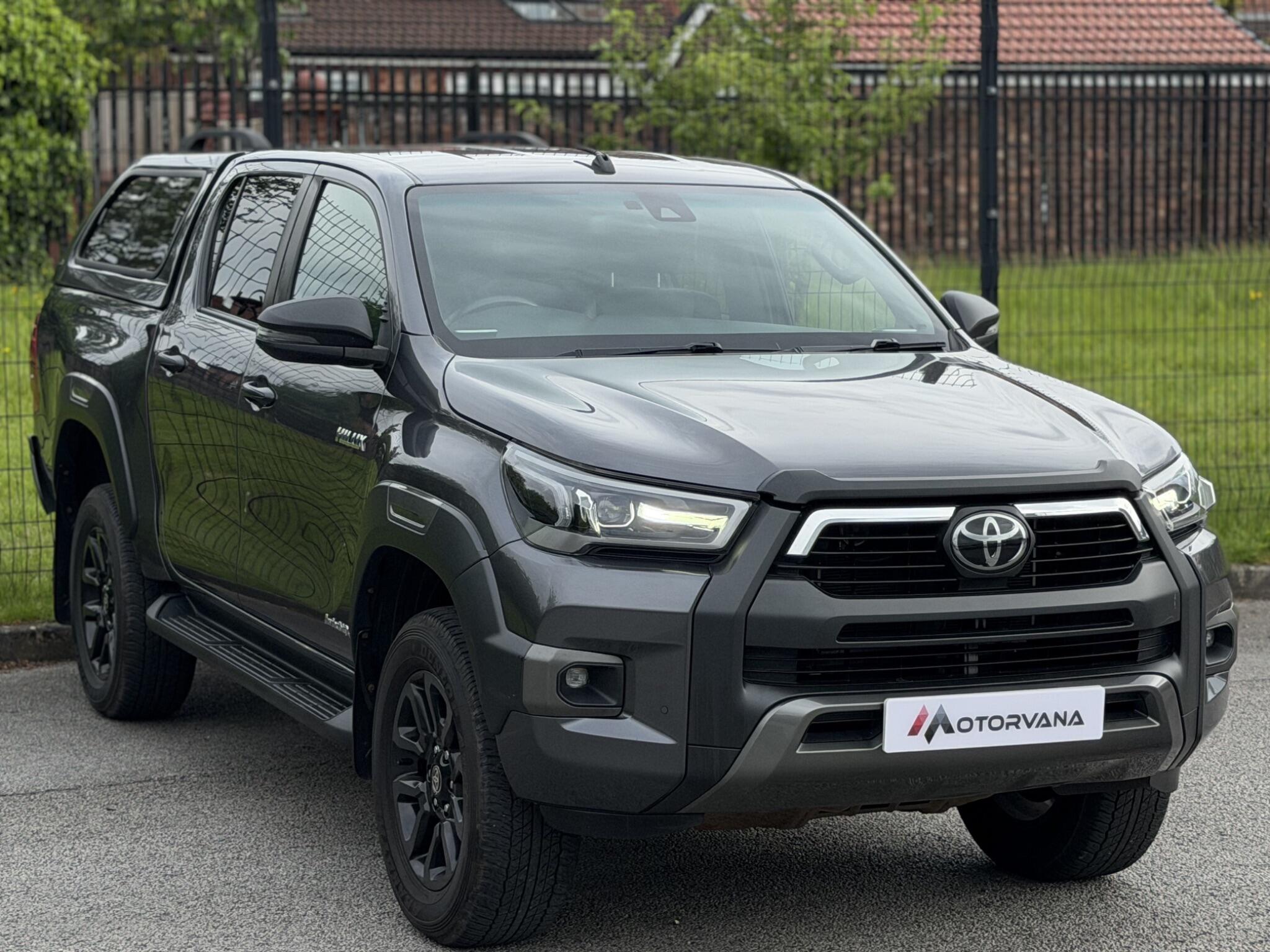 Toyota Hilux view 6