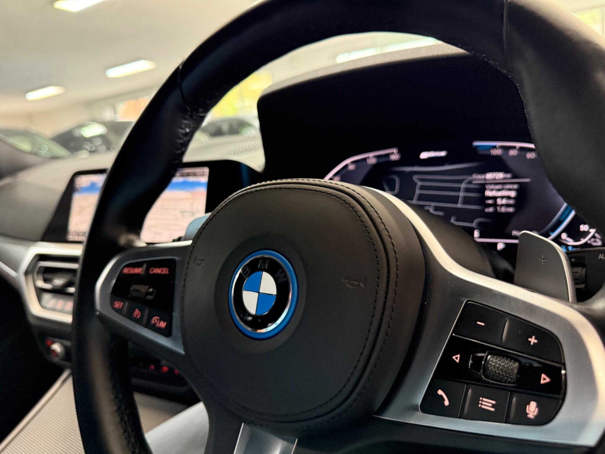 BMW 3 Series view 18