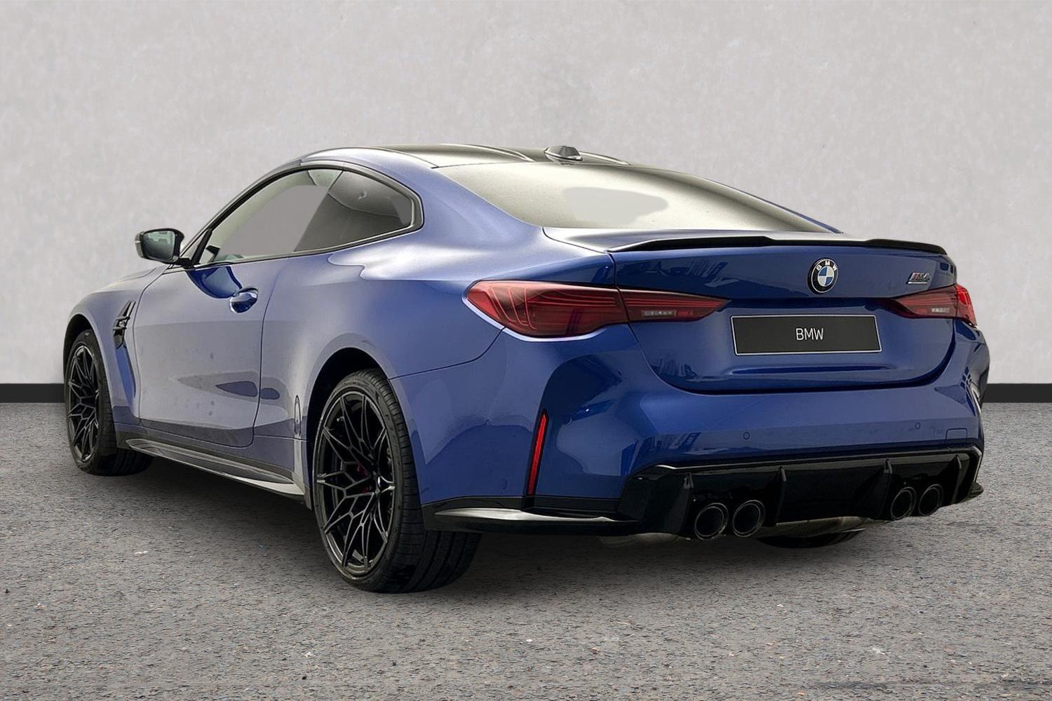 BMW M4 view 2