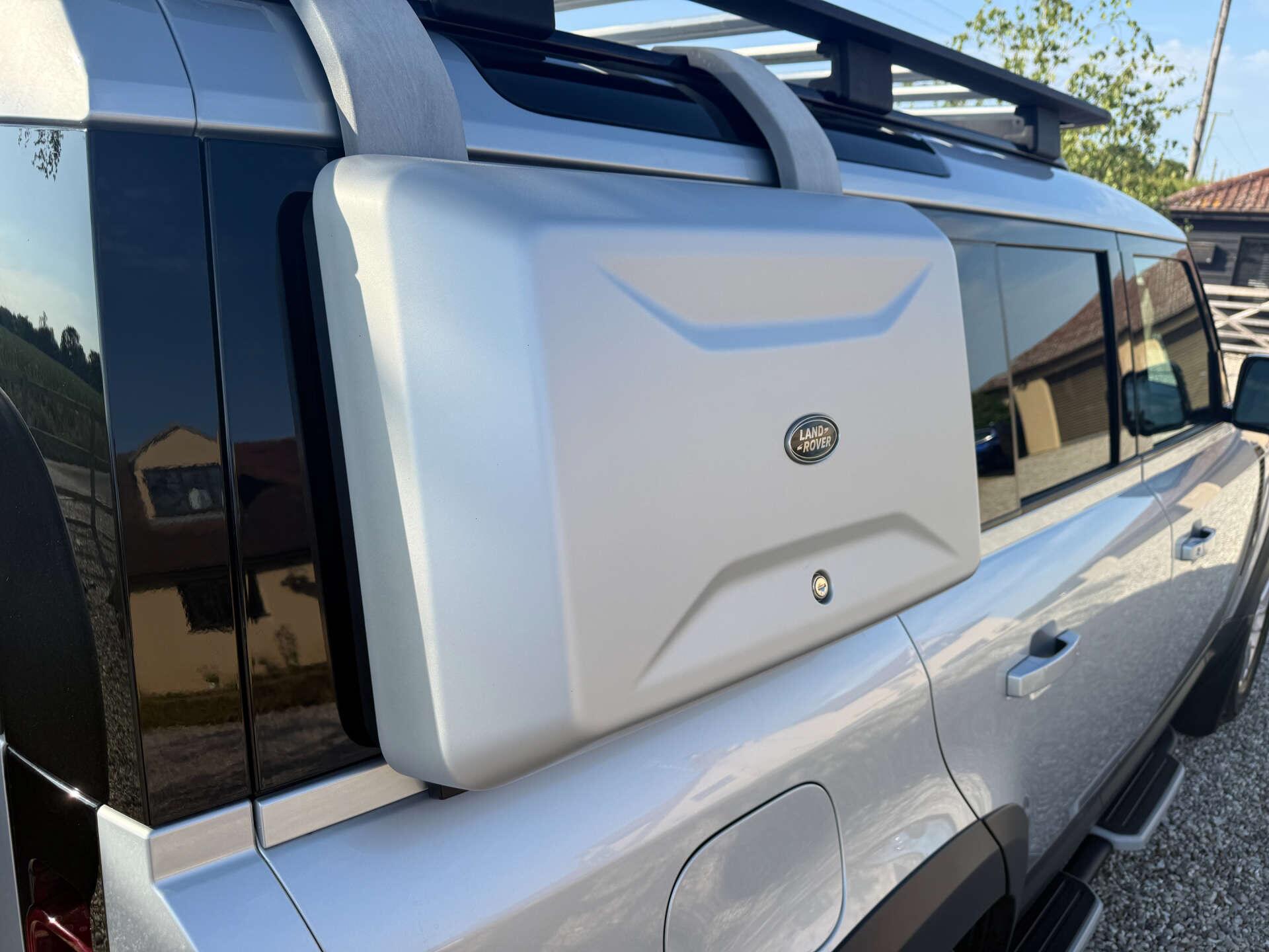 Land Rover Defender view 12