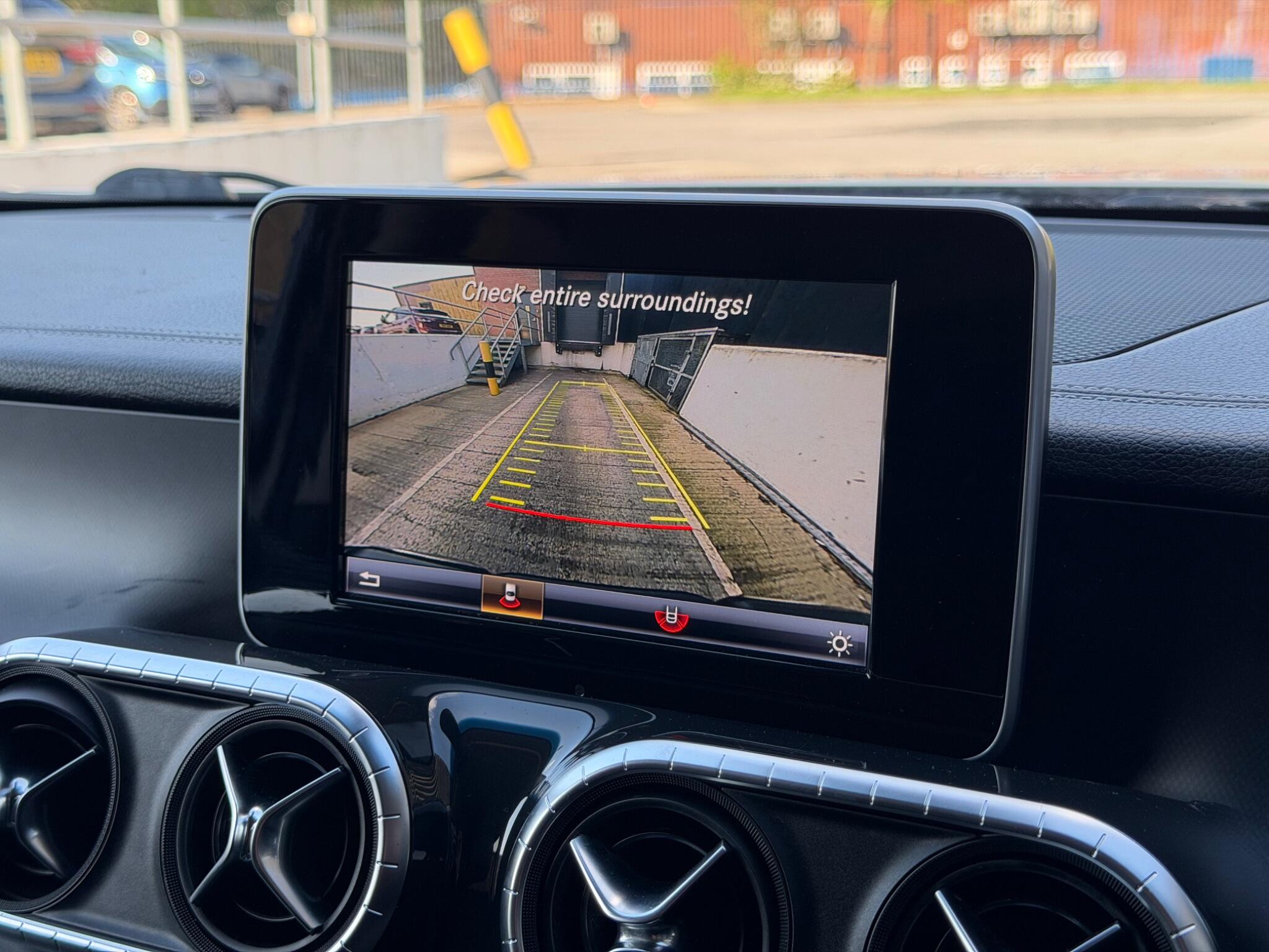 Mercedes-Benz X-Class view 38
