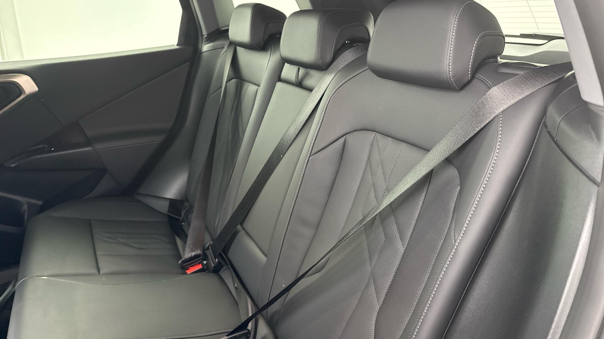 BMW X3 view 12