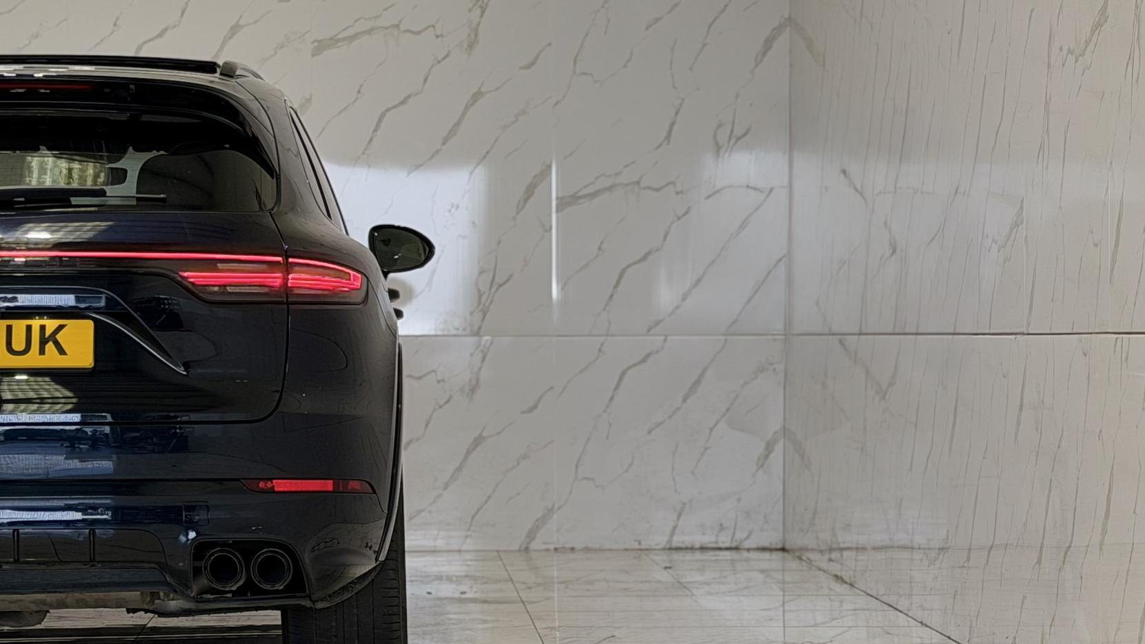 Porsche Cayenne view 52