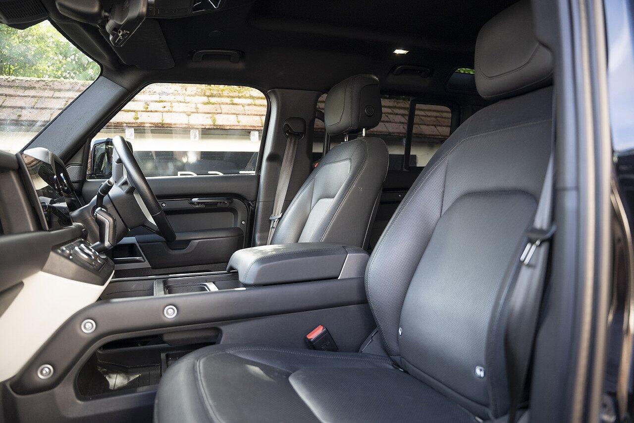 Land Rover Defender view 11