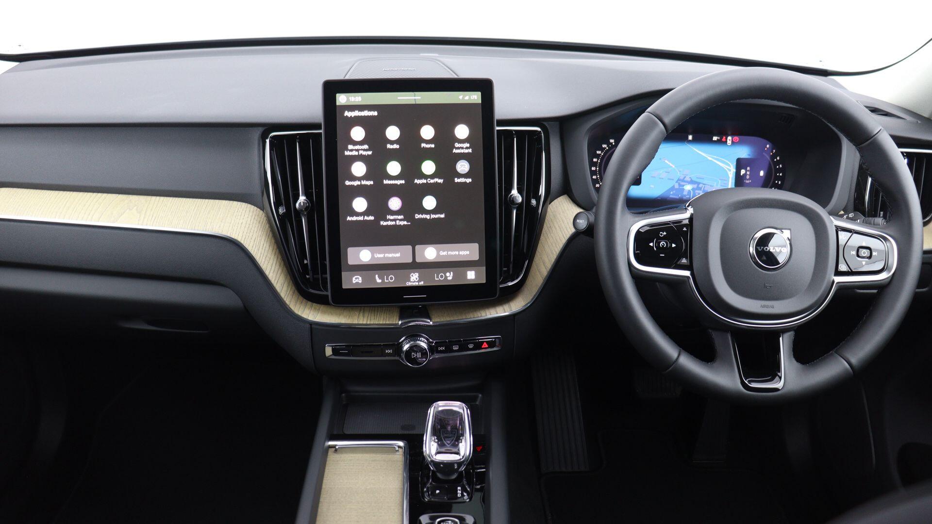 Volvo XC60 view 13