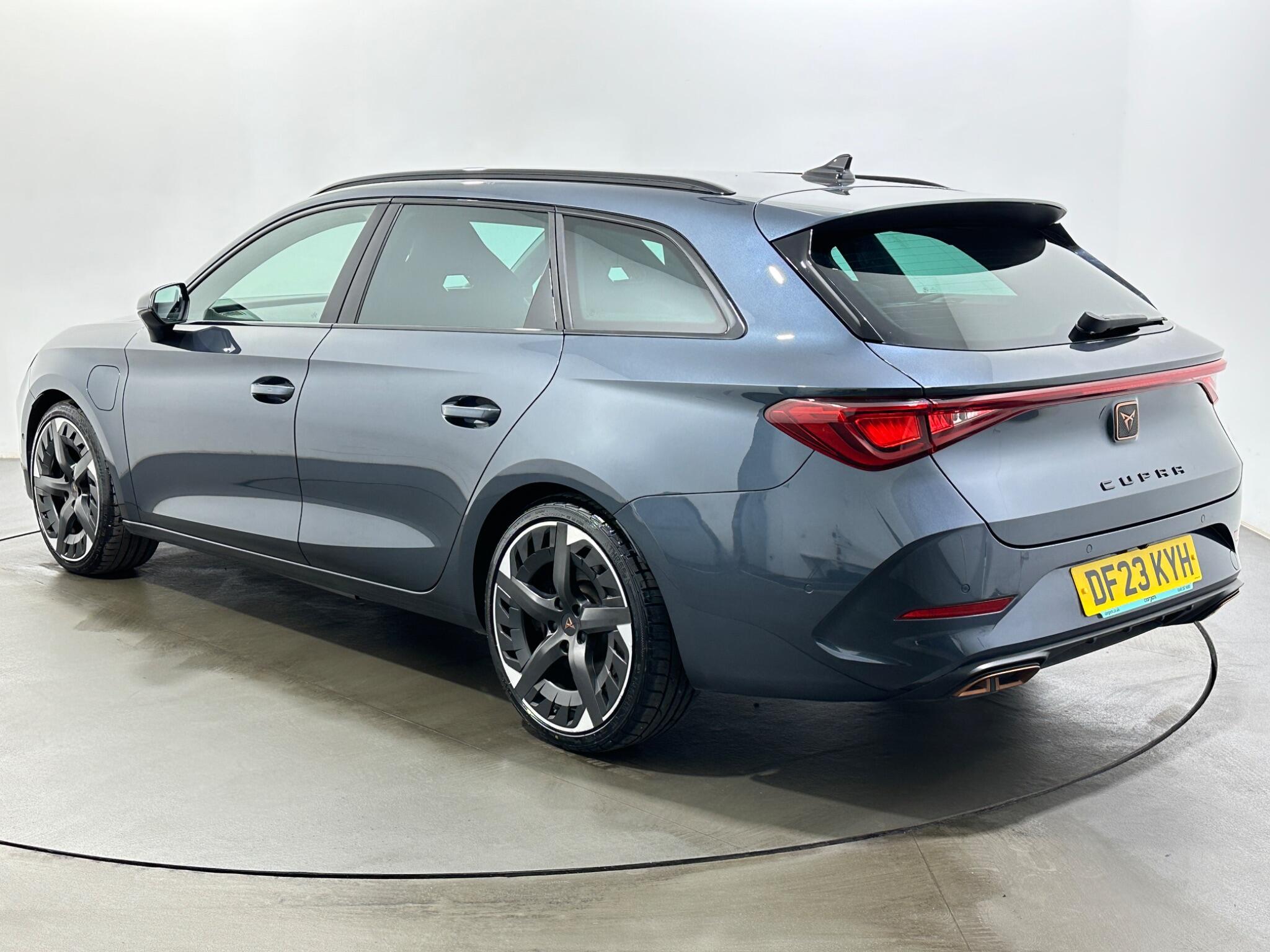 Cupra CUPRA Leon view 6