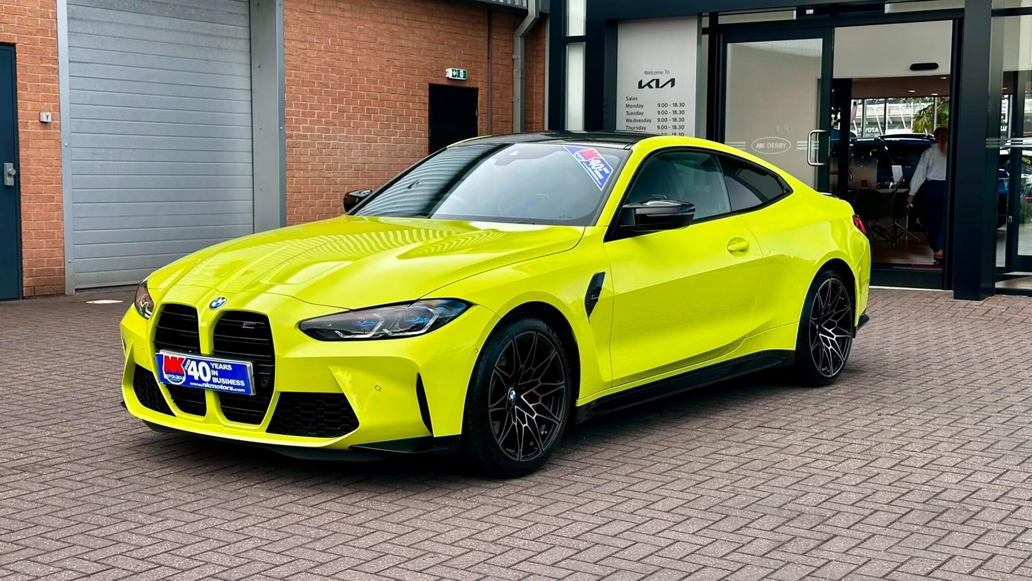 BMW M4 view 16