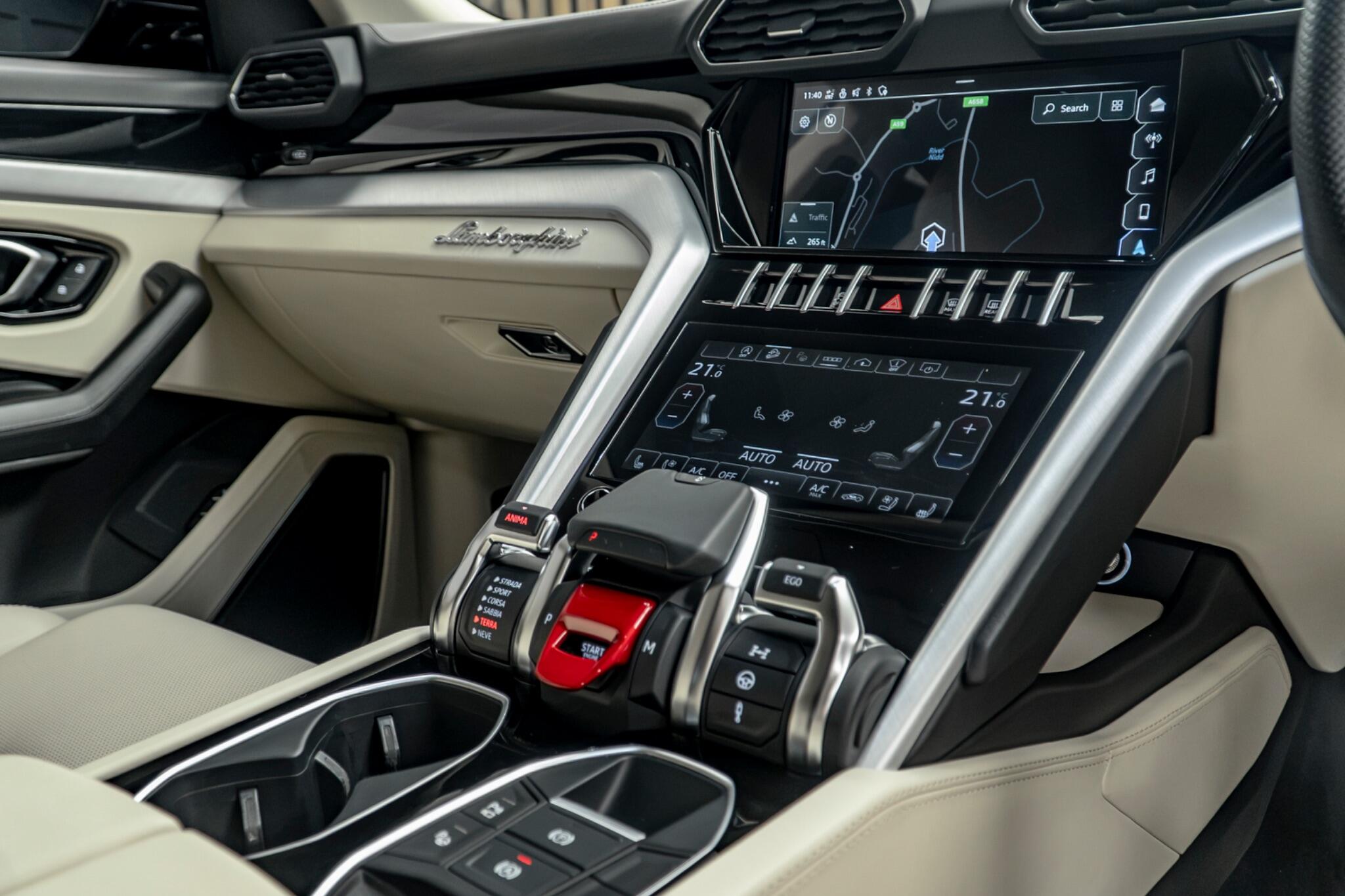 Lamborghini Urus view 26