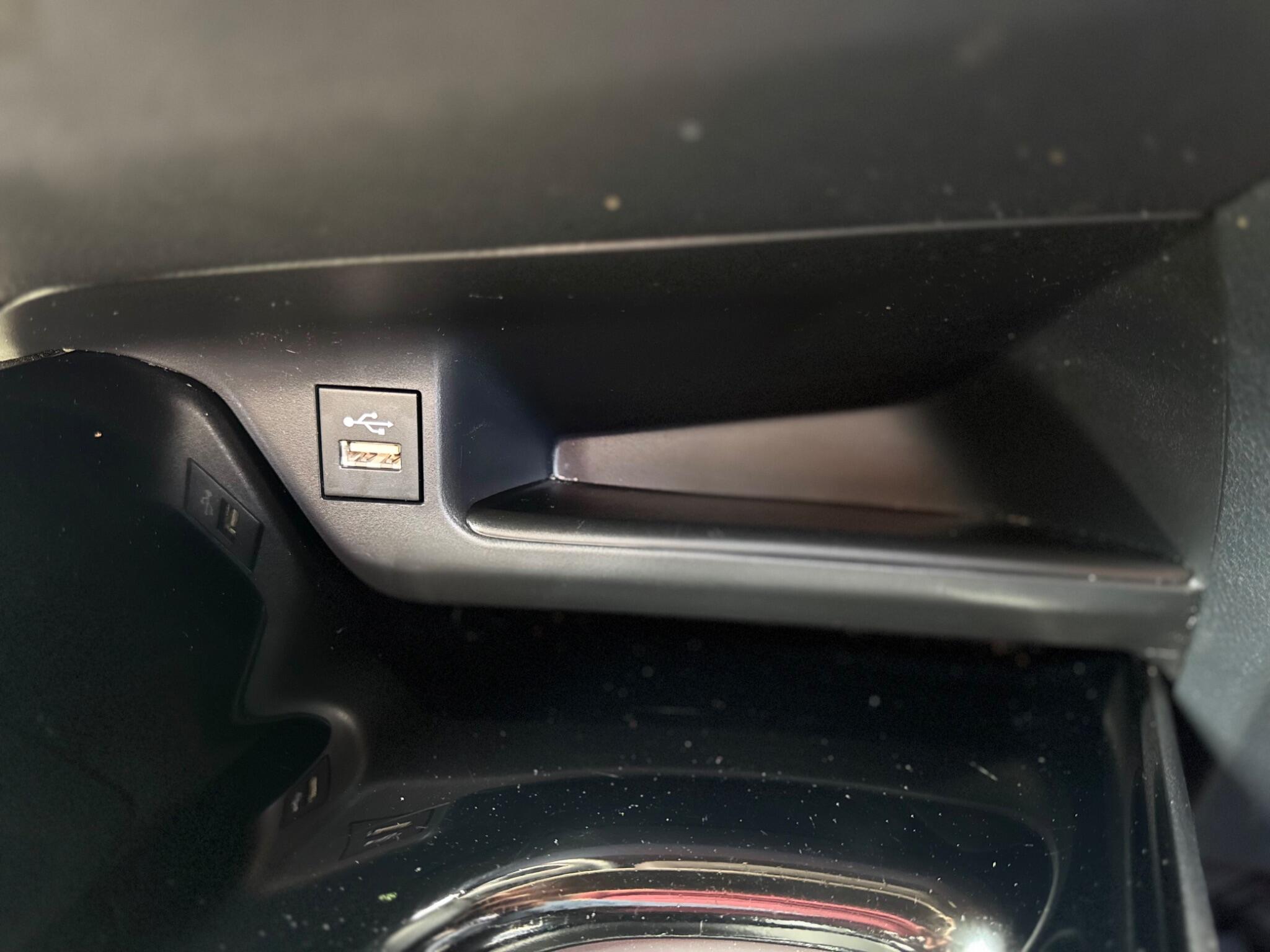 Toyota C-HR view 32