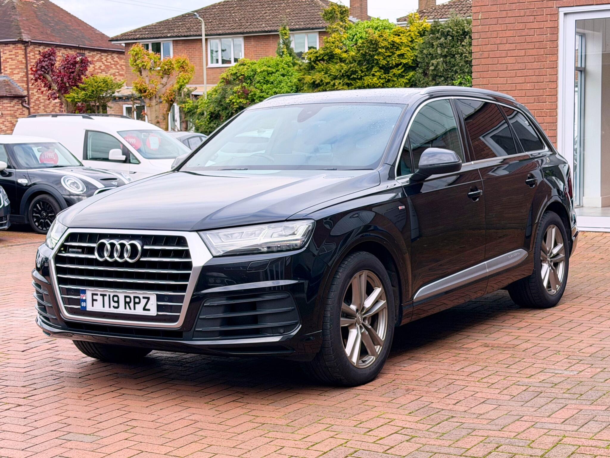 Audi Q7 view 39