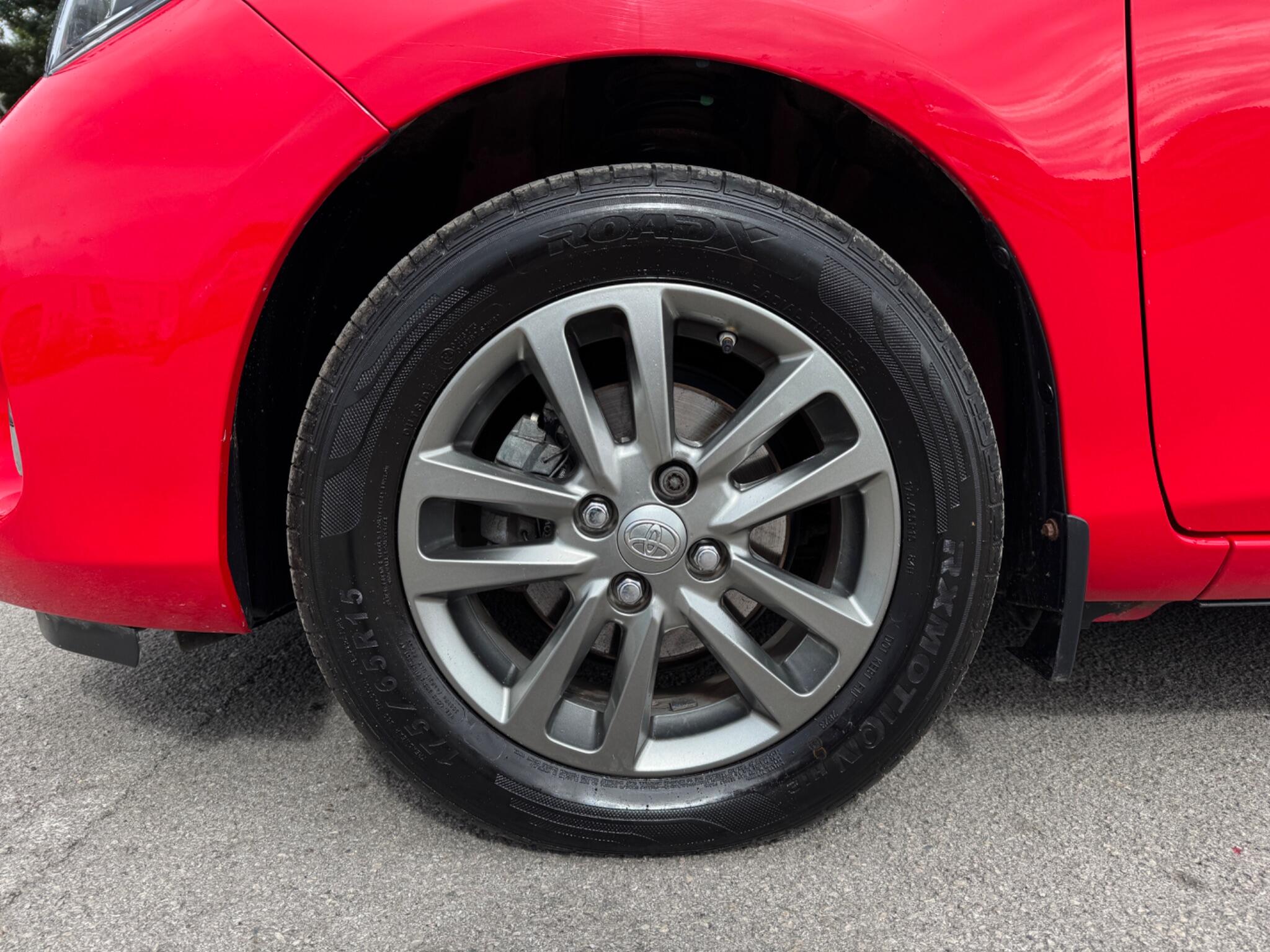 Toyota Yaris view 11