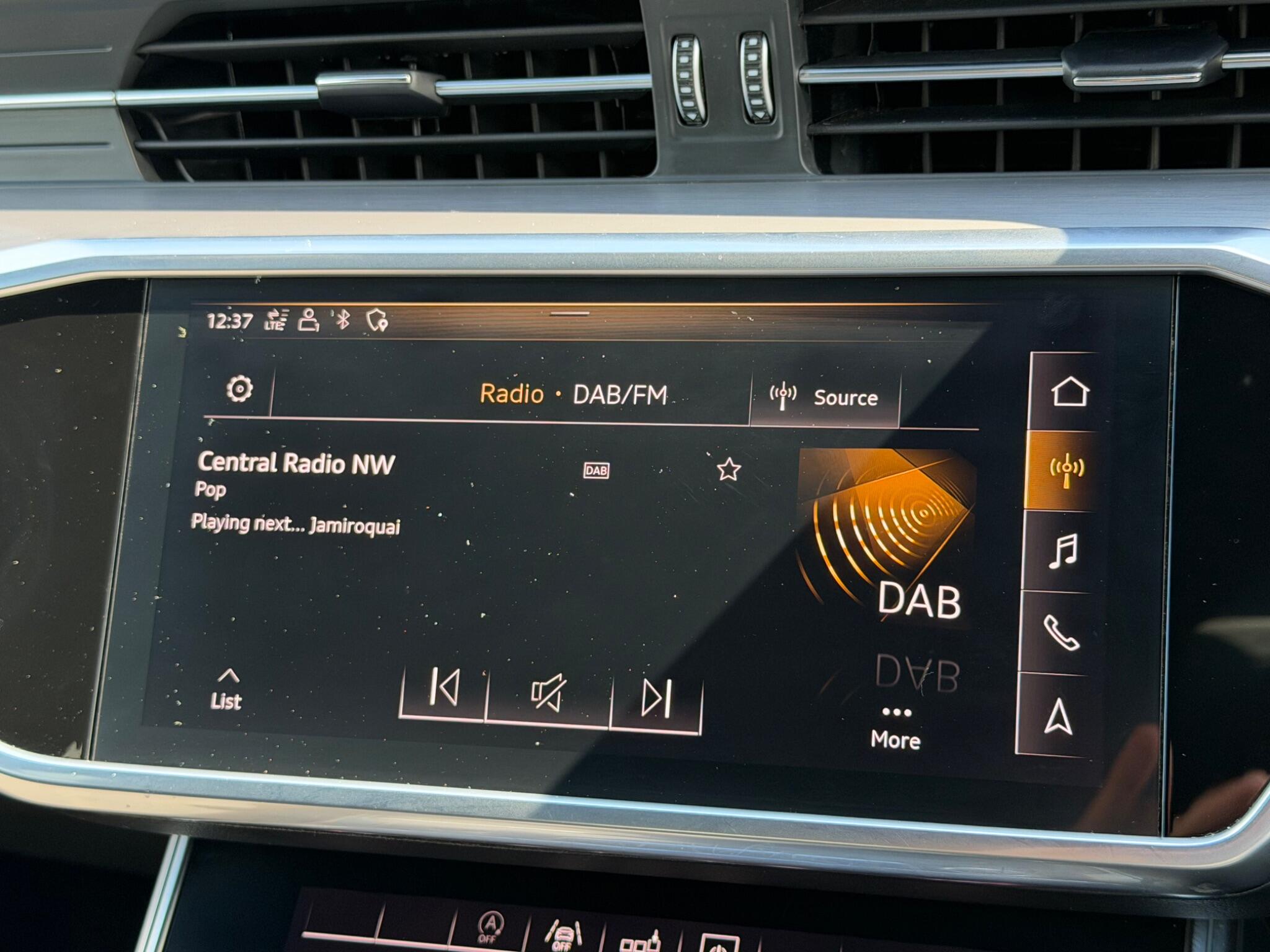Audi A6 view 31
