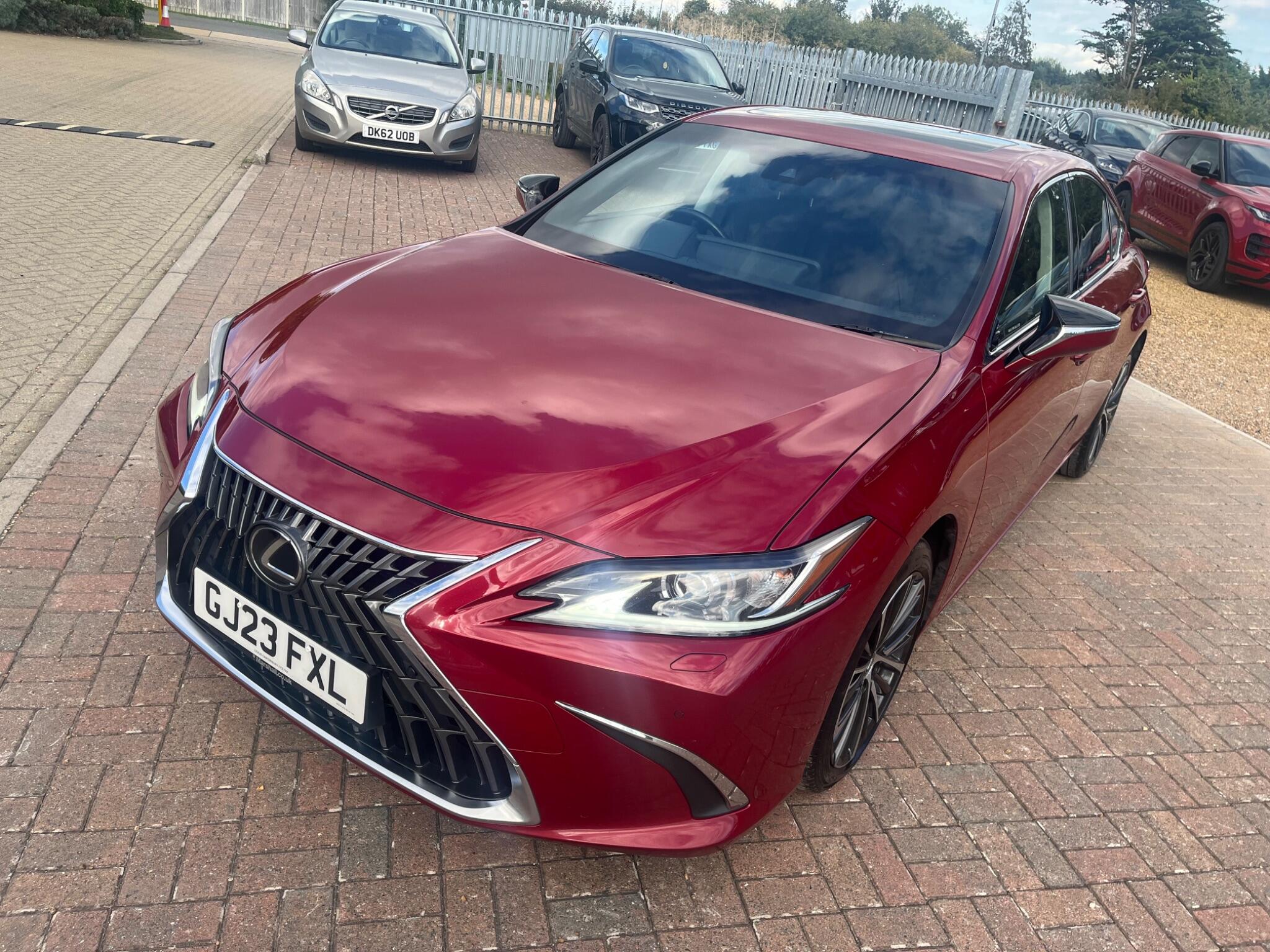 Lexus ES view 13
