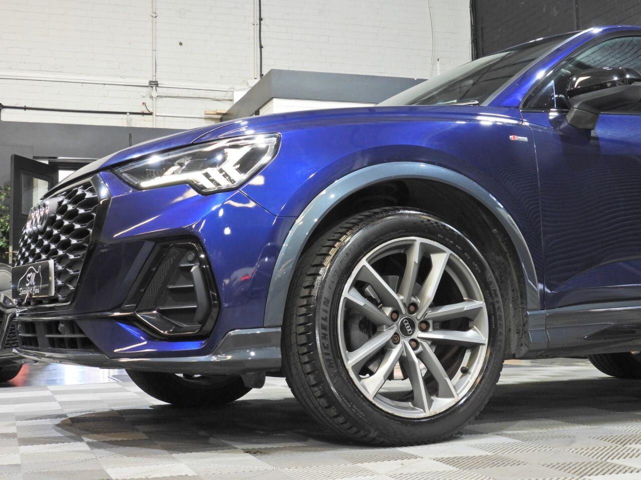 Audi Q3 view 9