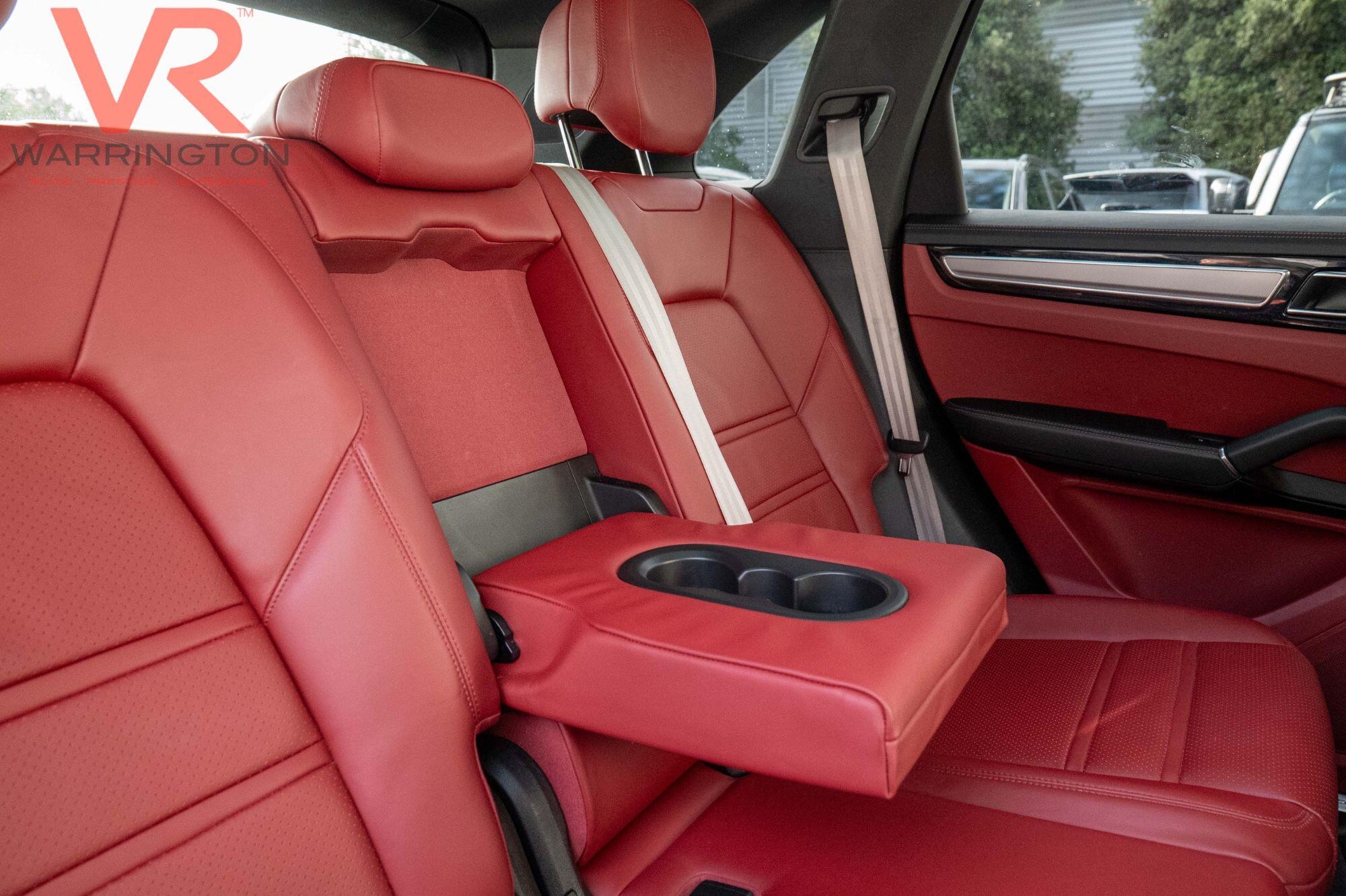 Porsche Cayenne view 45