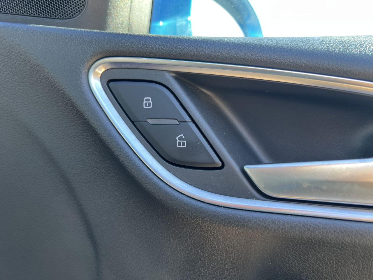 Audi Q3 view 51