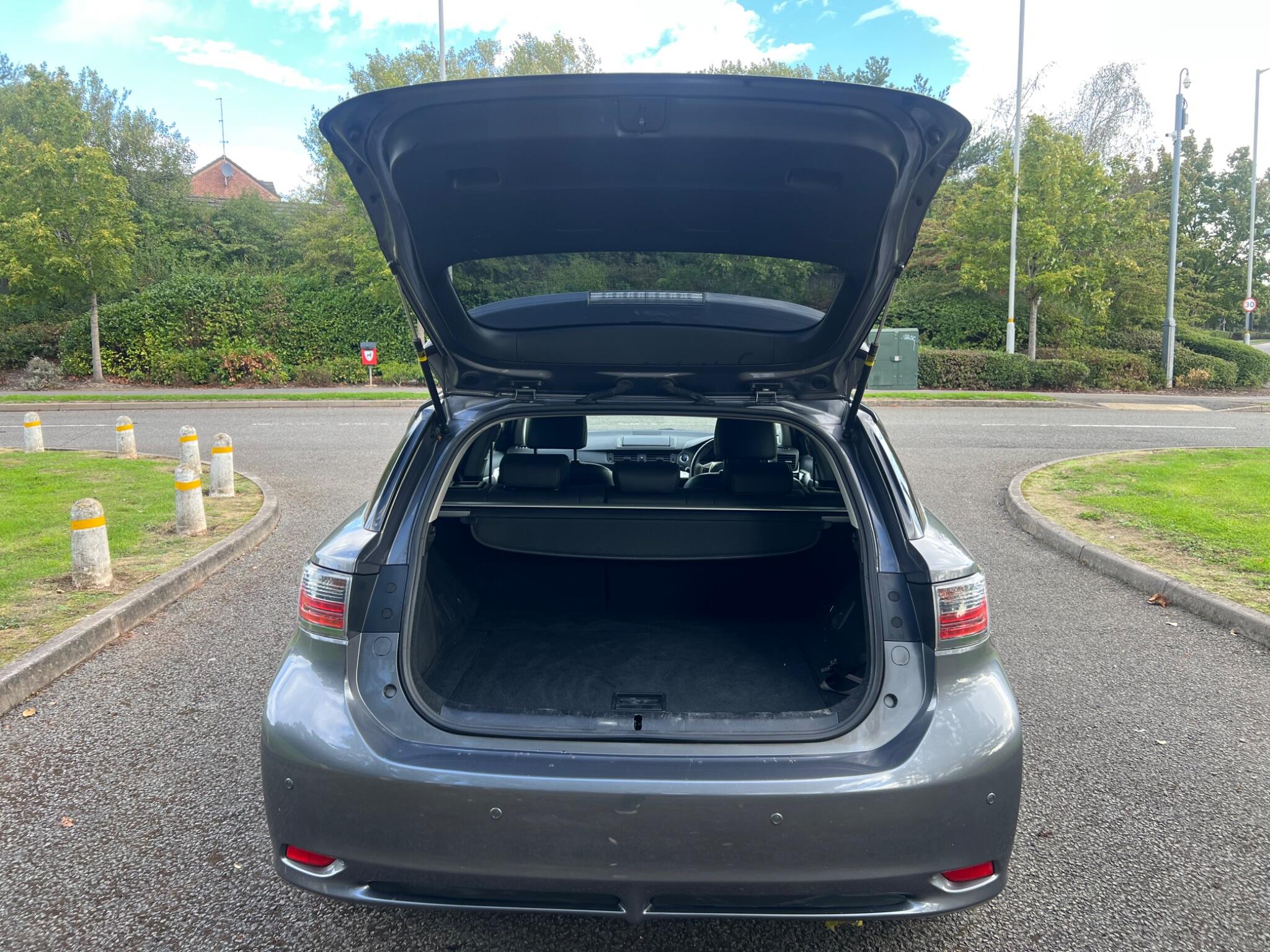 Lexus CT view 29
