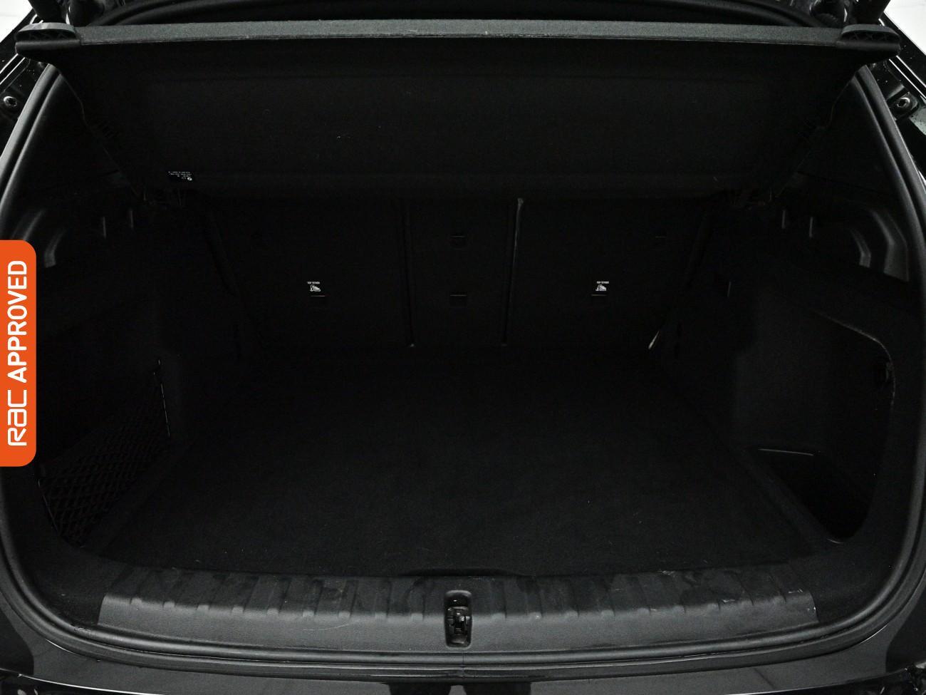 BMW Ix1 view 29