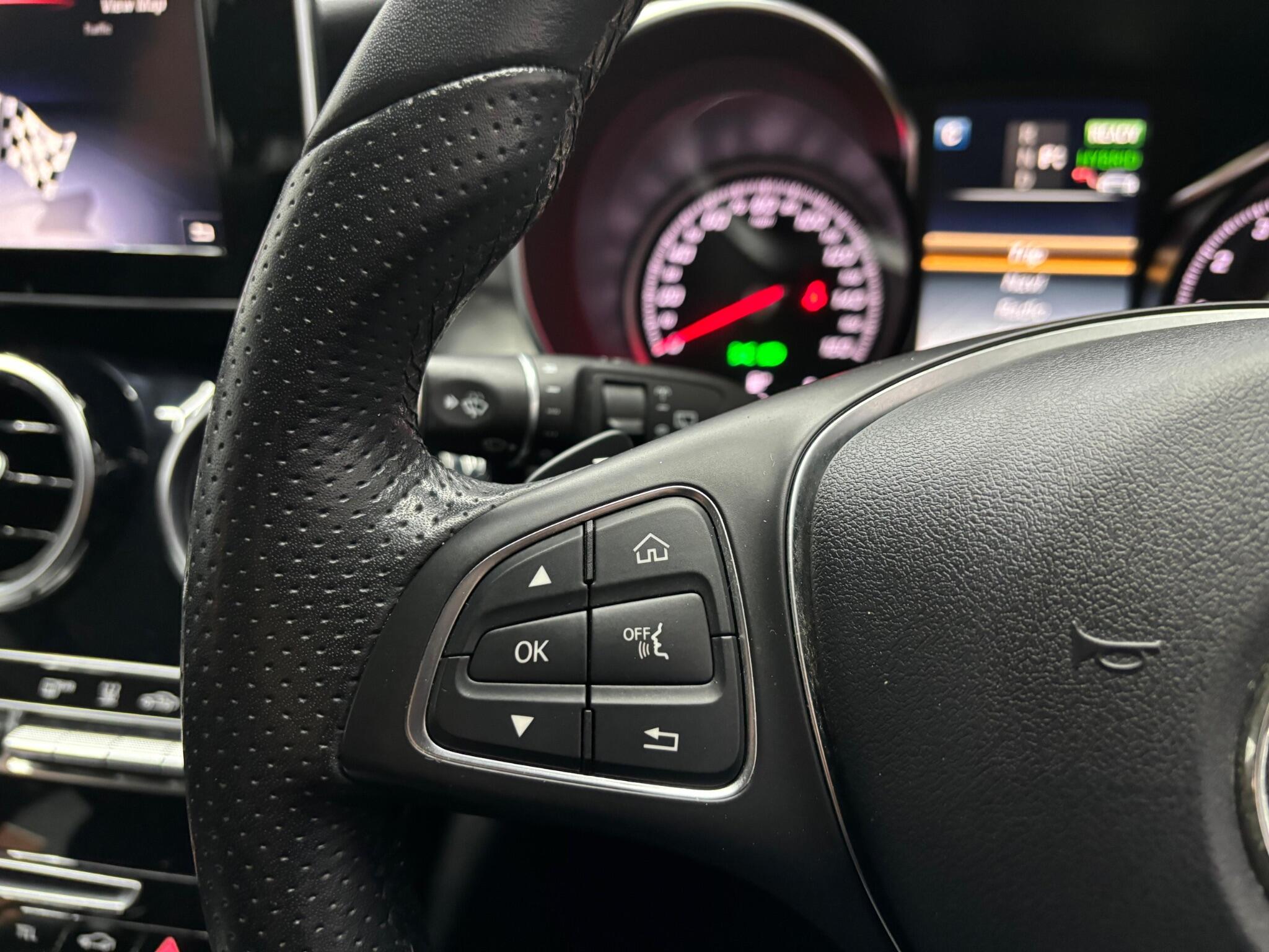 Mercedes-Benz C Class view 13