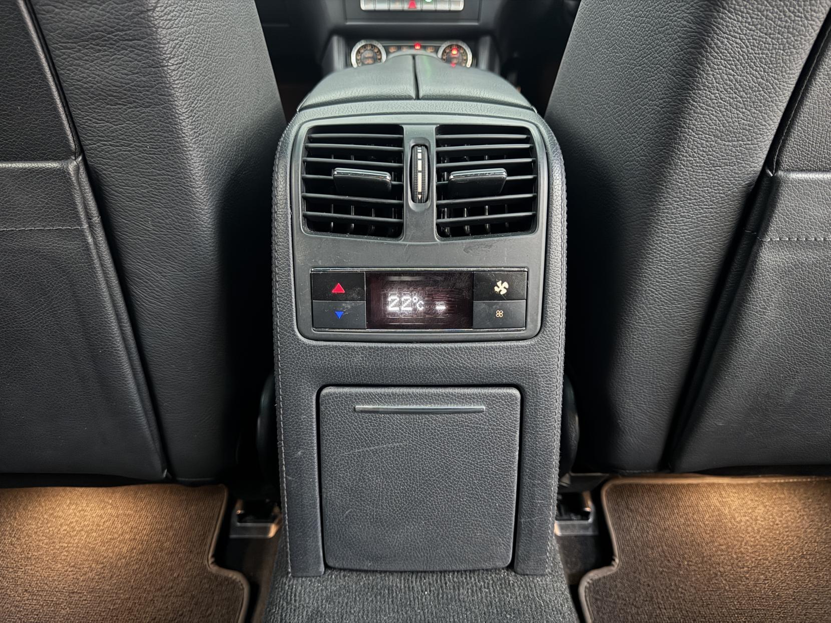 Mercedes-Benz CLS view 64