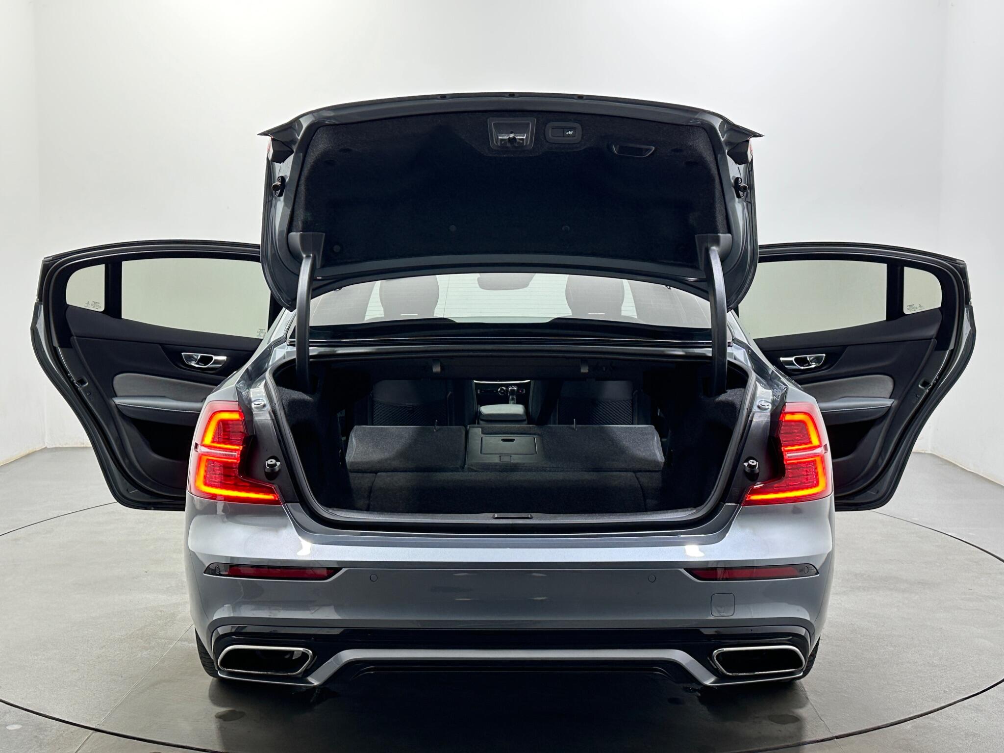 Volvo S60 view 43